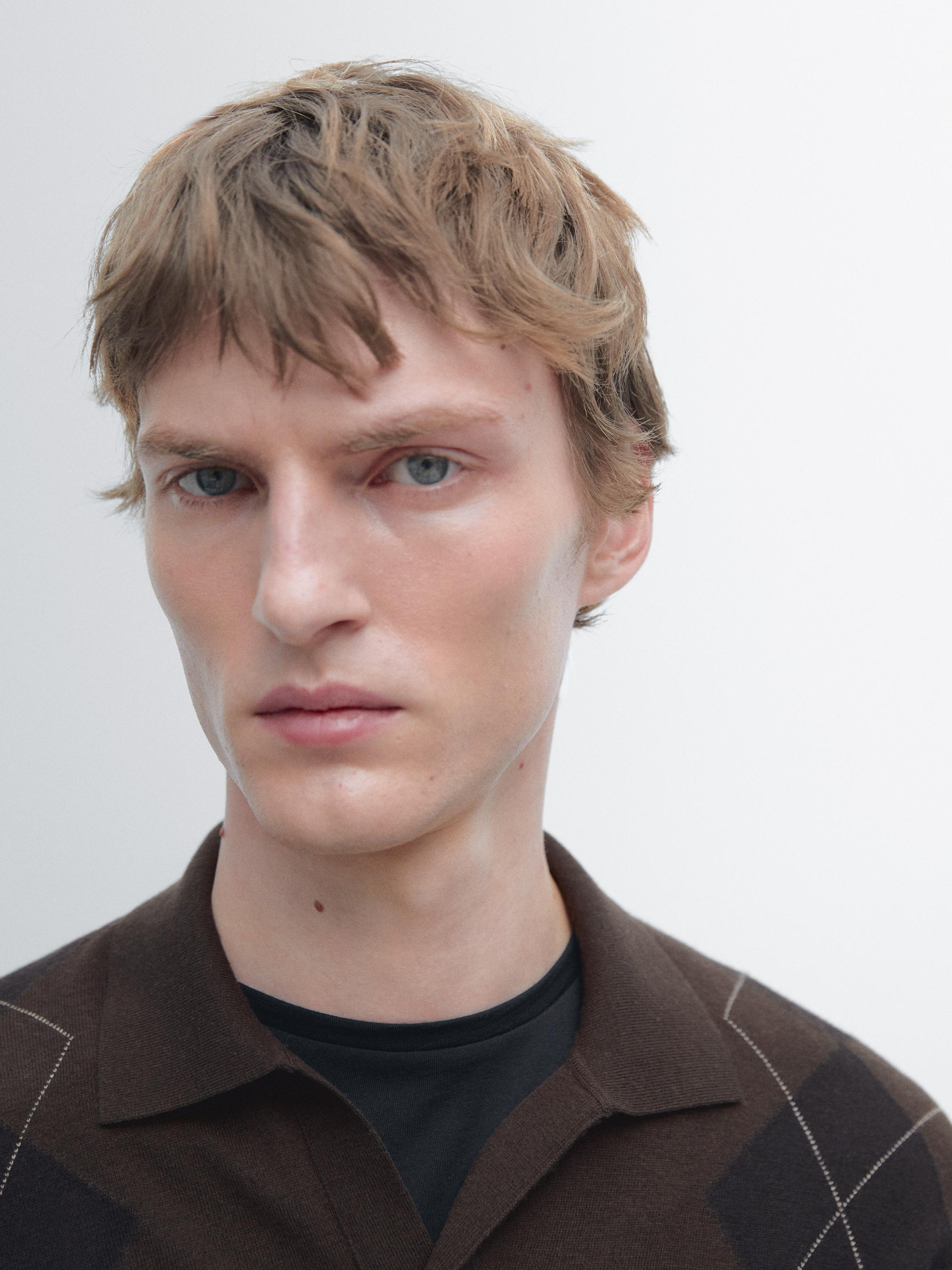 Wool blend argyle knit polo sweater — BROWN