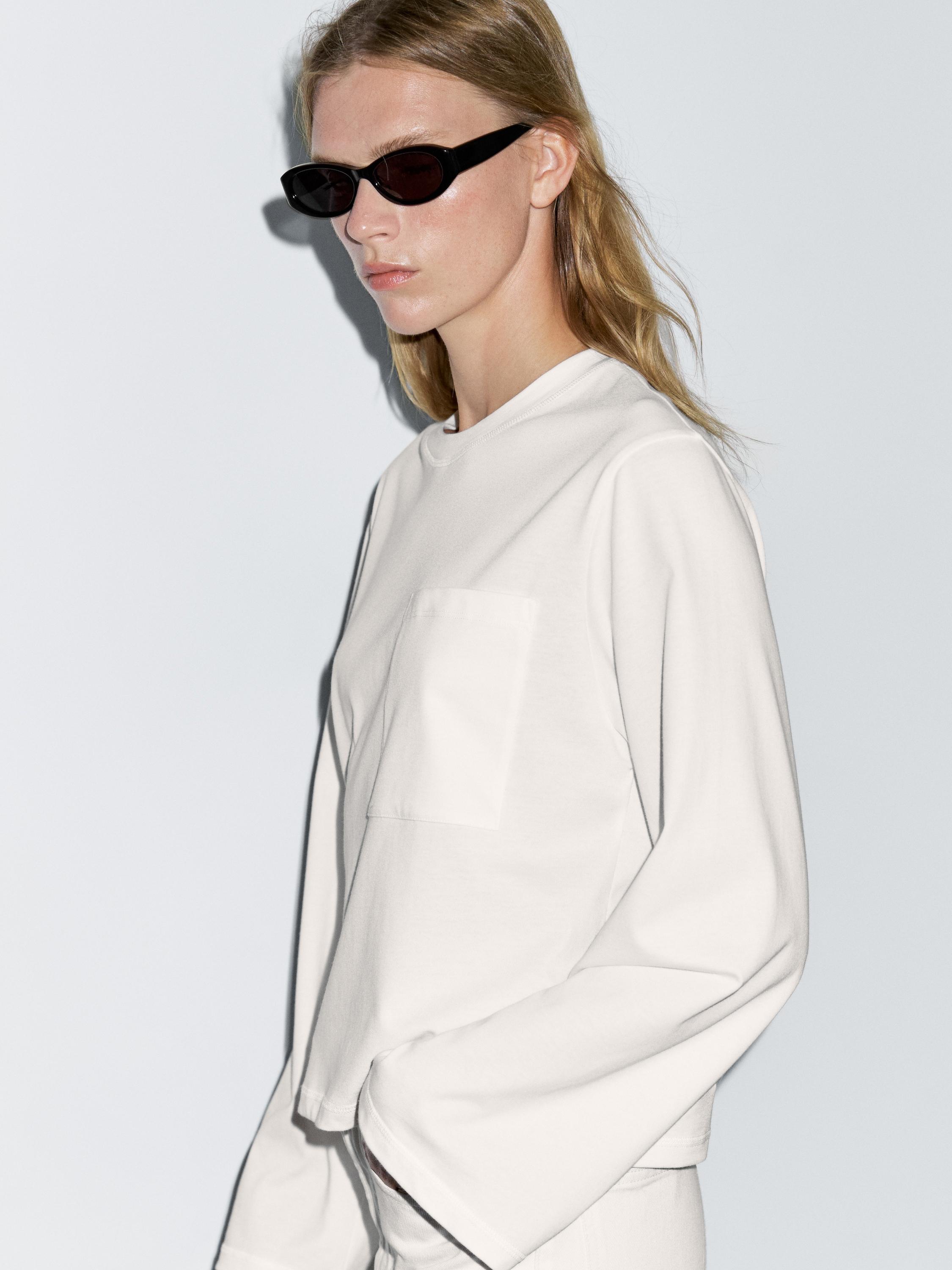 Oversize T-shirt with pocket details