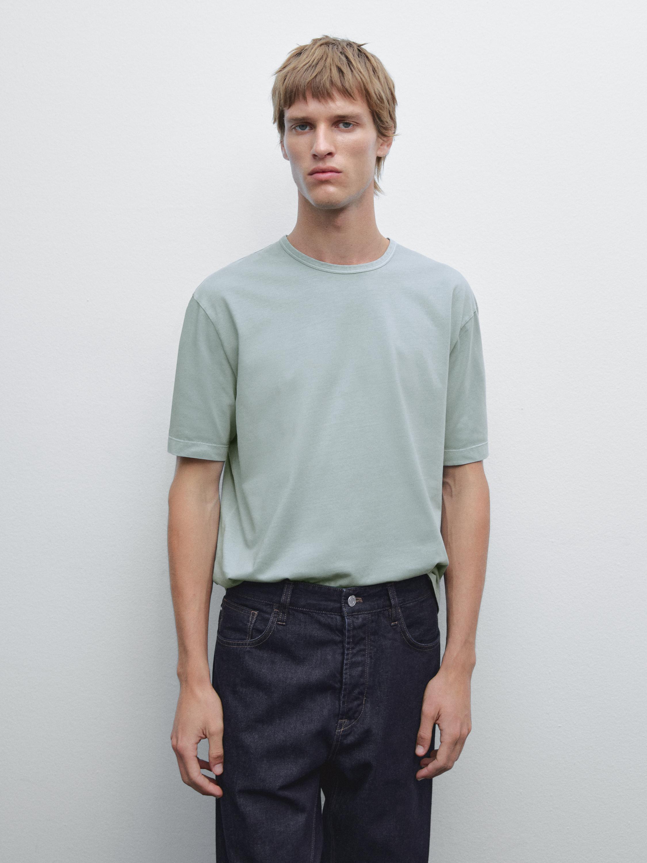 Фланелка с къс ръкав и ефект на износване