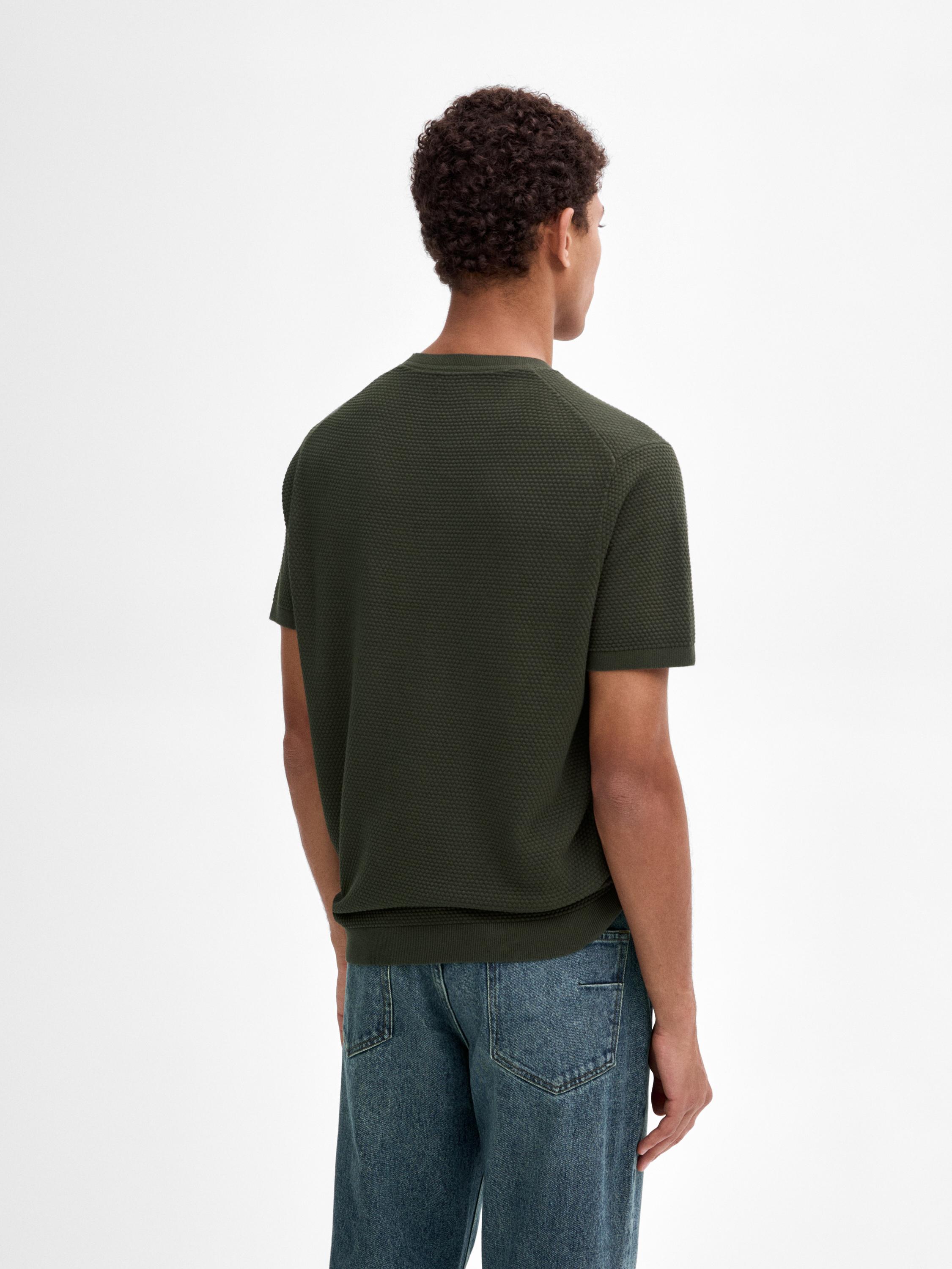100% cotton textured knit T-shirt