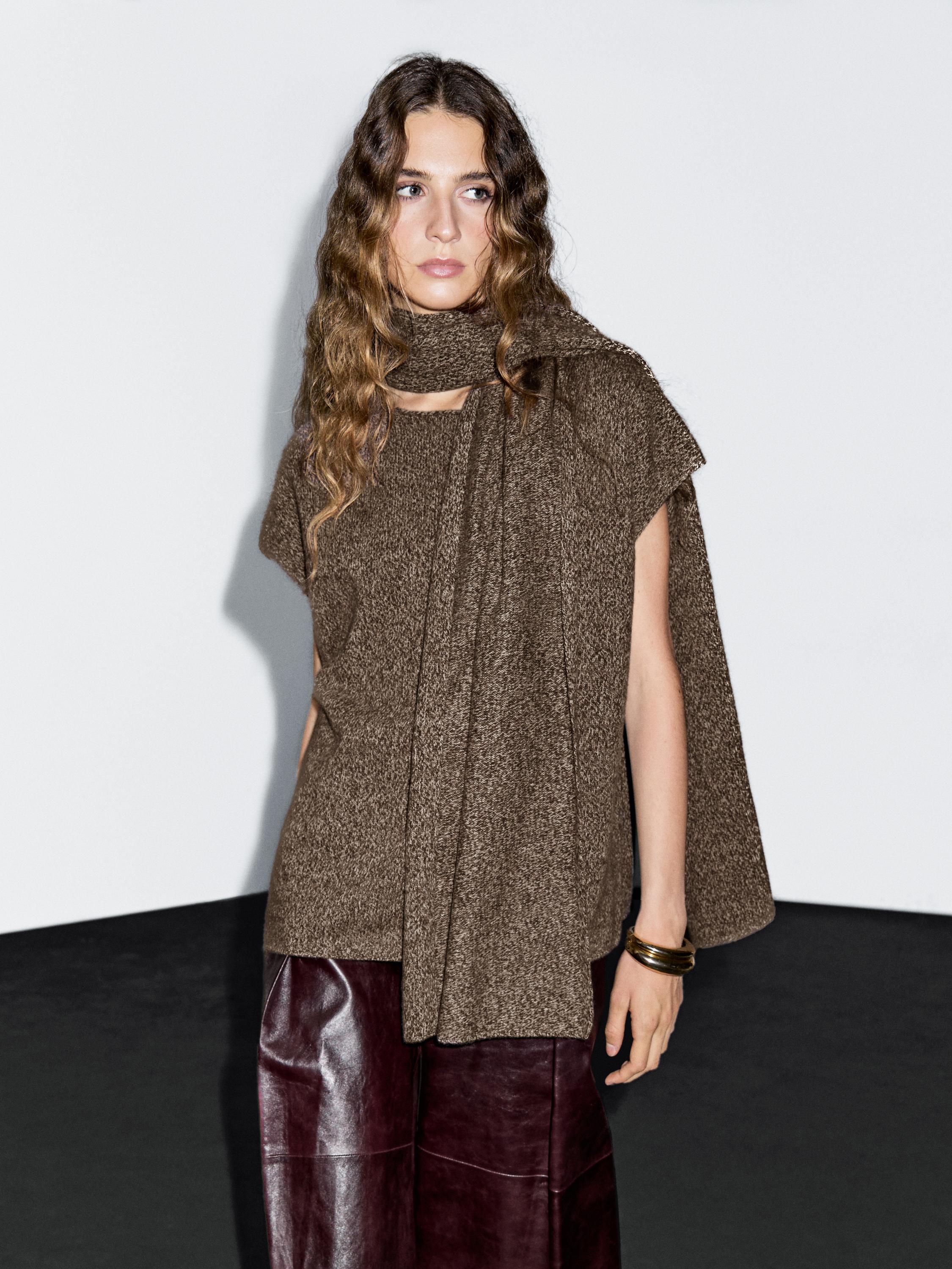 100% wool waistcoat with scarf detail