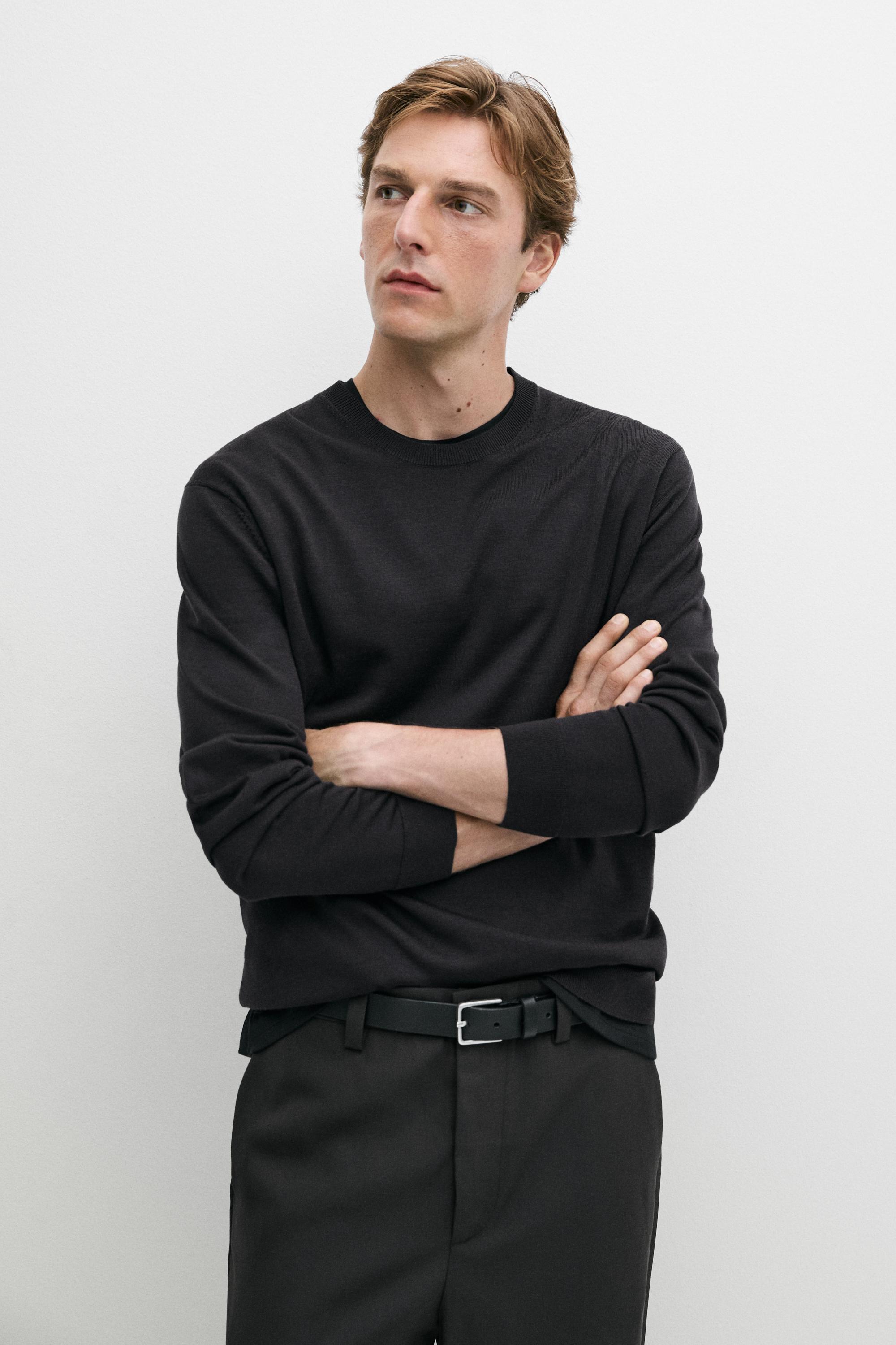 100% merino wool knit round neck sweater