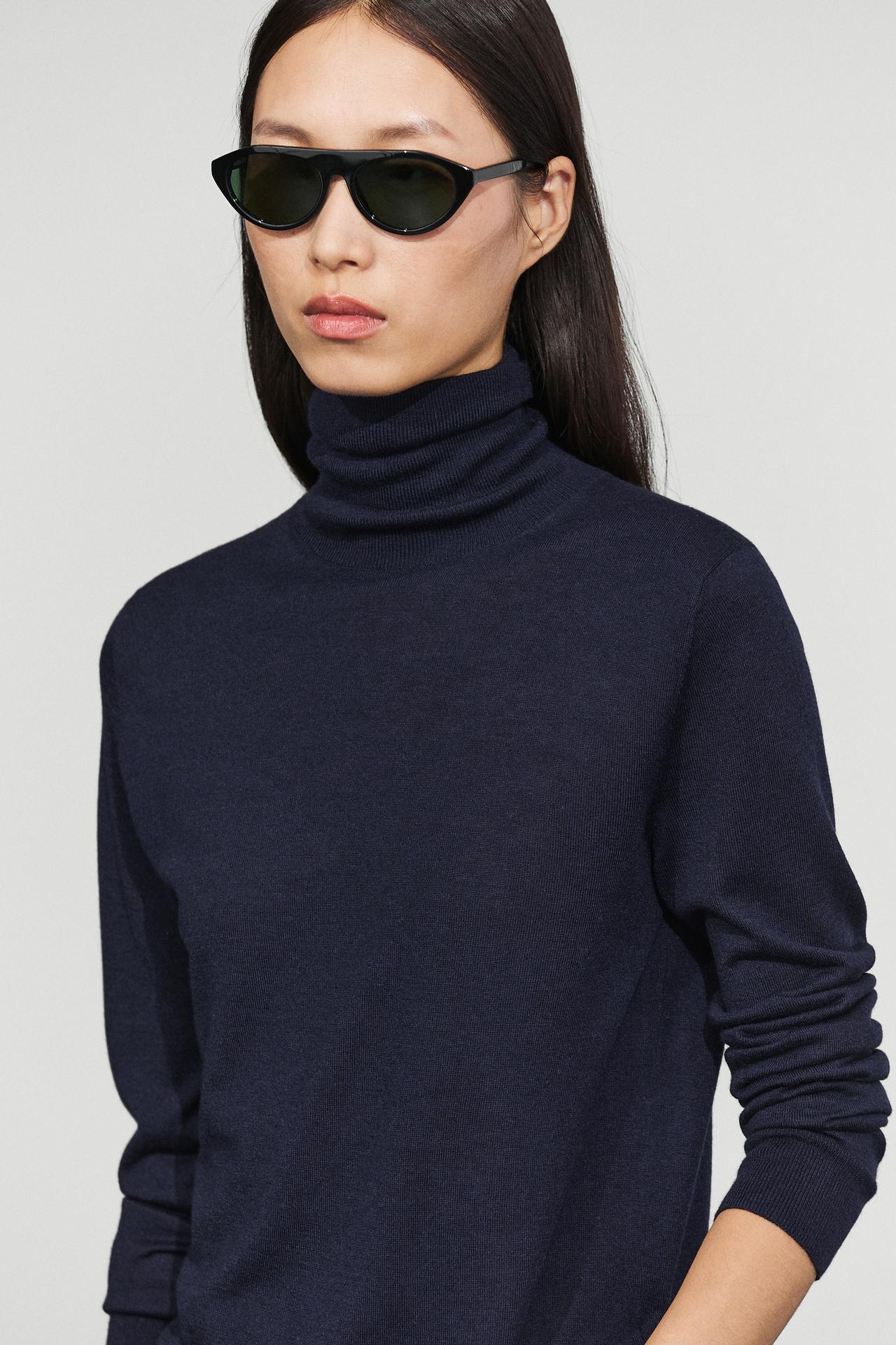 Wool-blend turtleneck knit sweater — NAVY BLUE