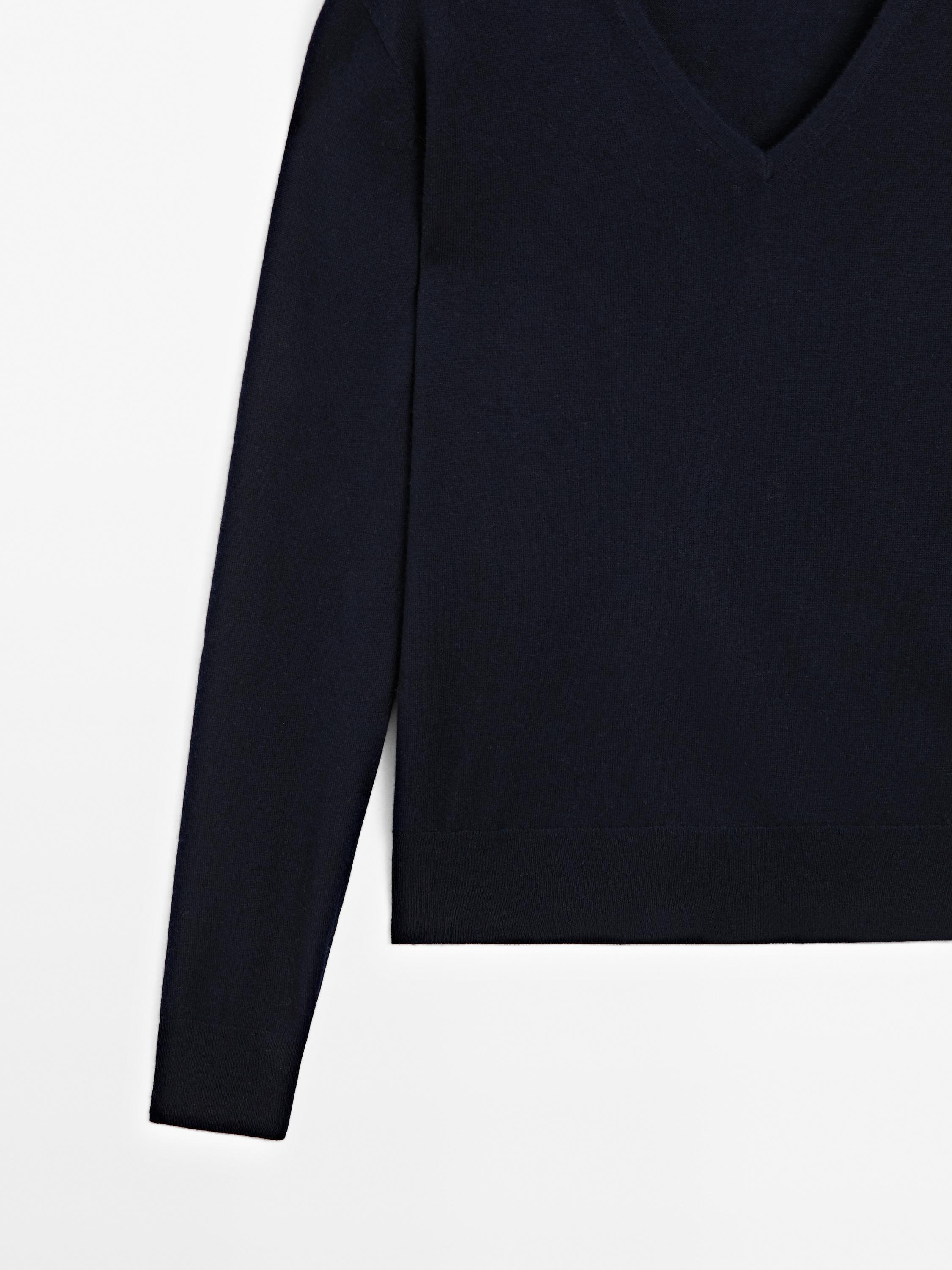 Wool blend V-neck knit sweater
