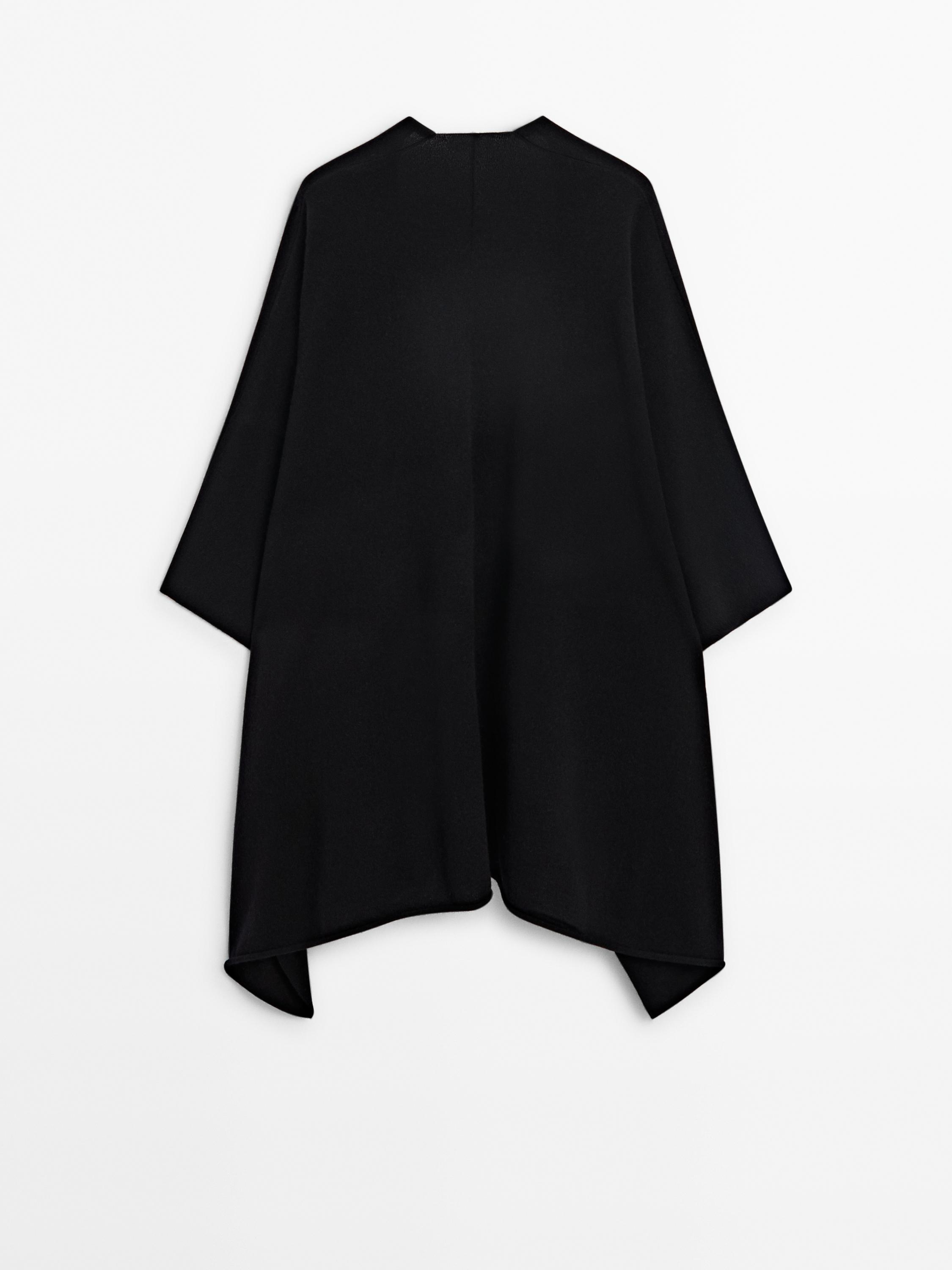 Capa cashmere bajo asimétrico