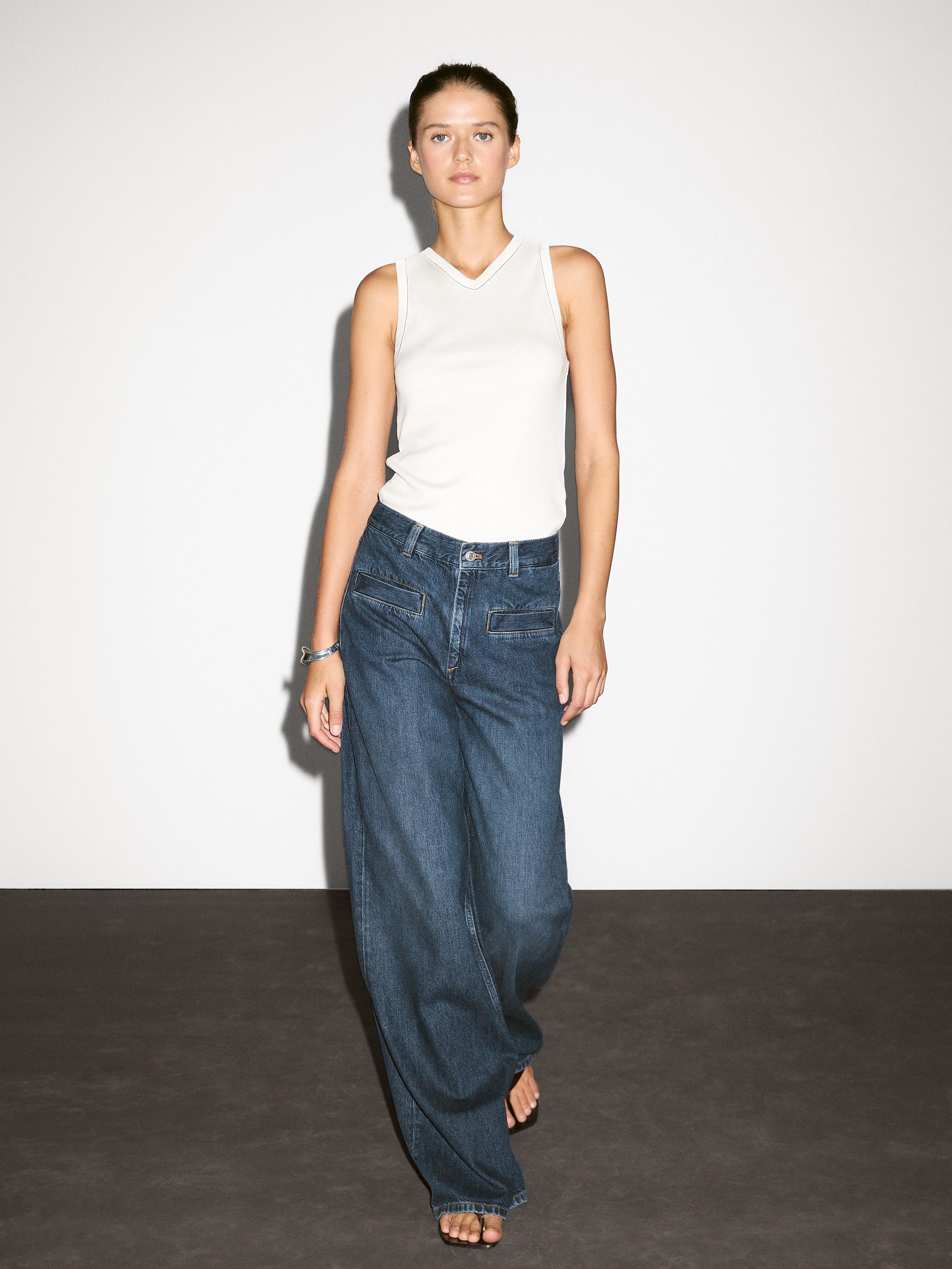 High-waist wide-leg jeans with pockets