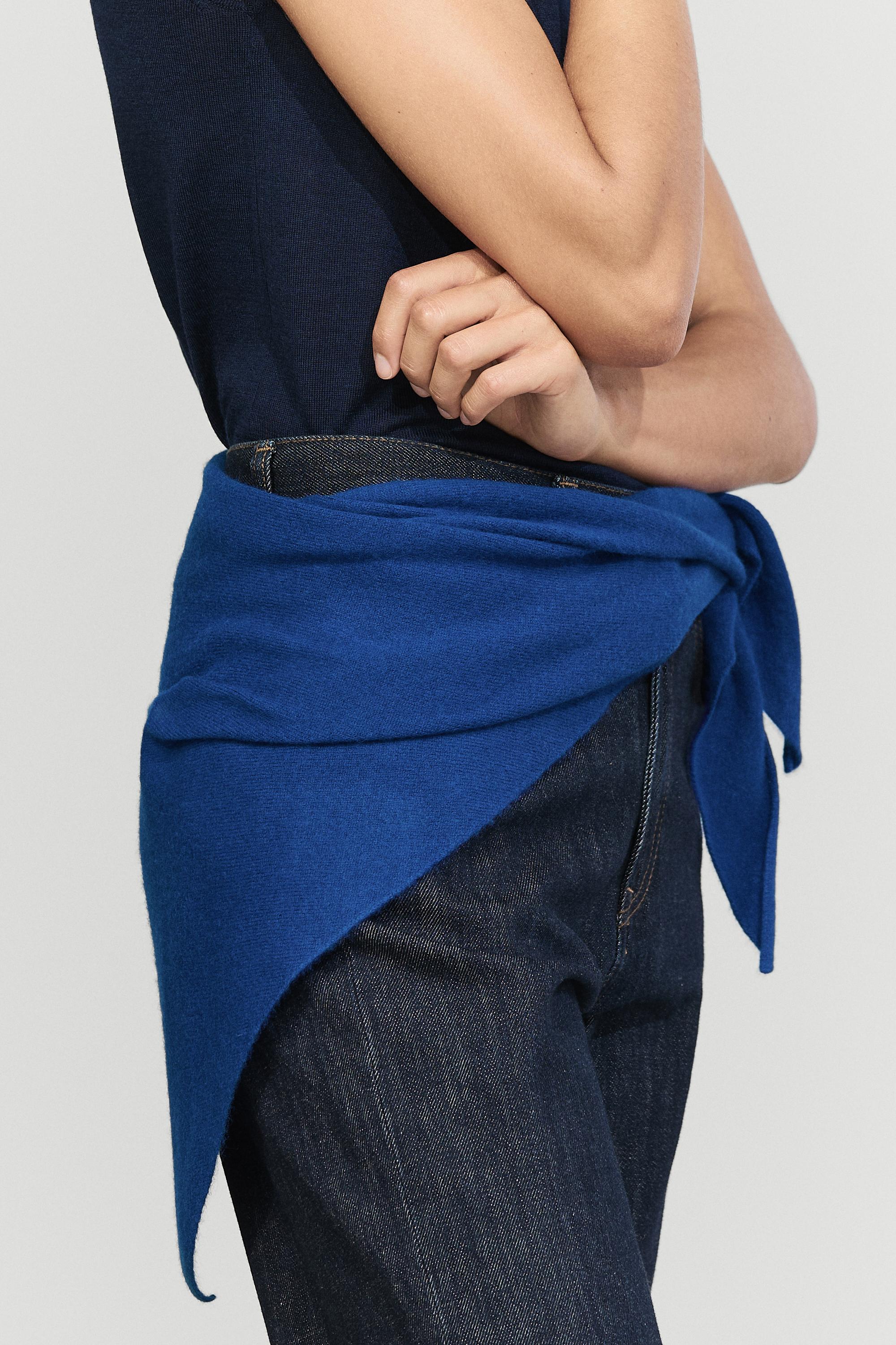 Medium wool cashmere blend knit bandana — INK BLUE