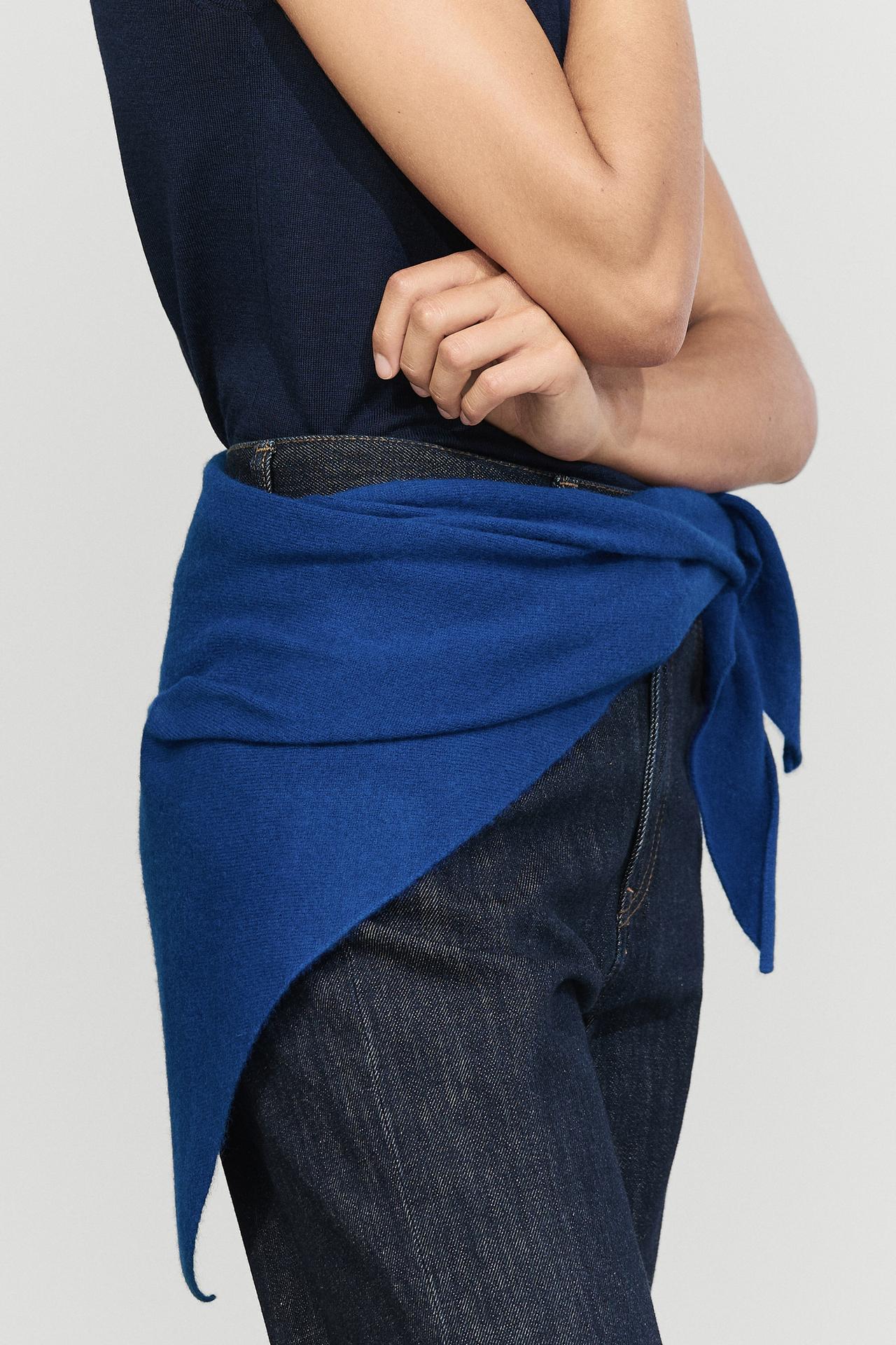 Medium wool cashmere blend knit bandana — INK BLUE