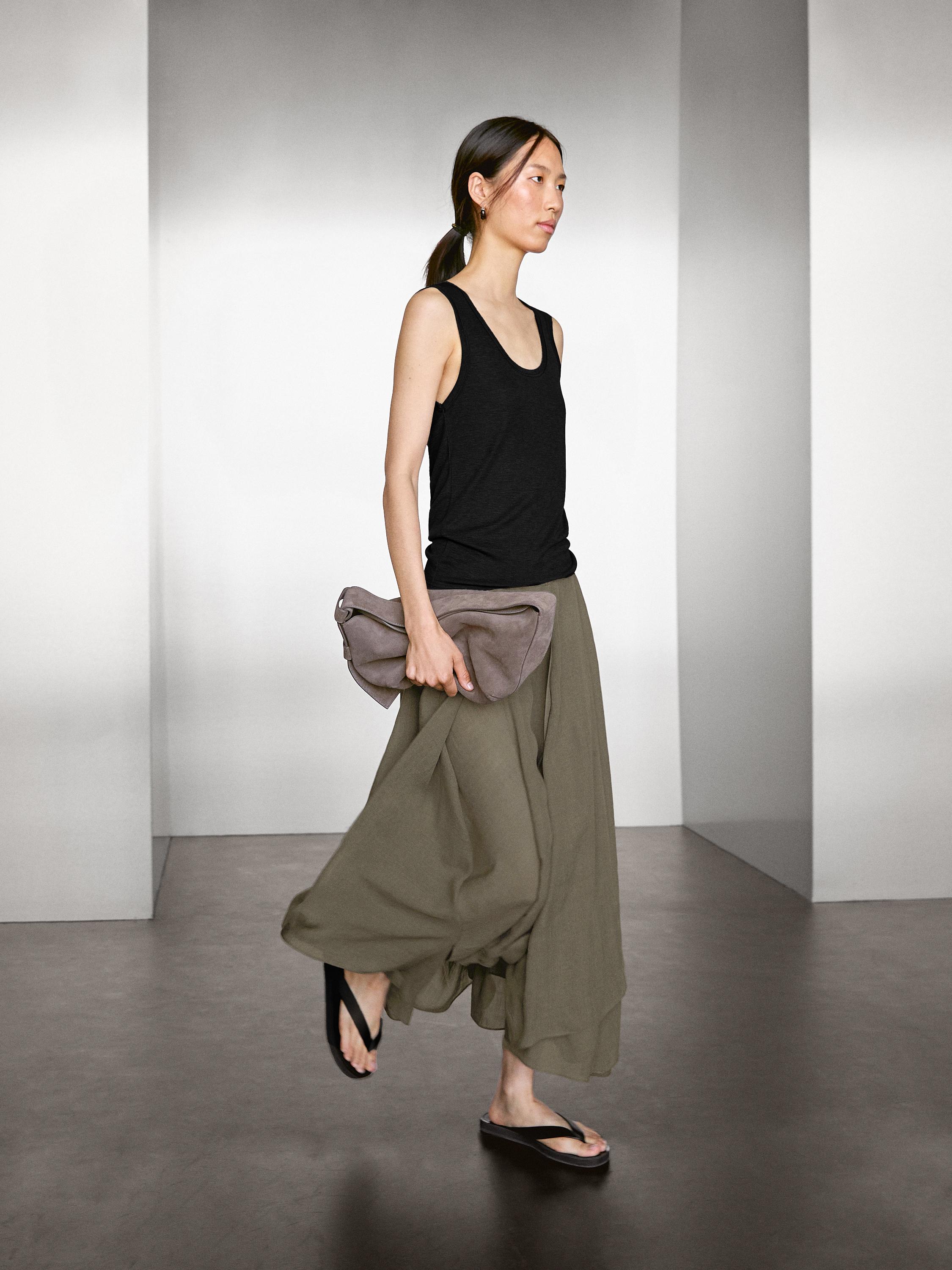 Long flowing skirt with ruffles