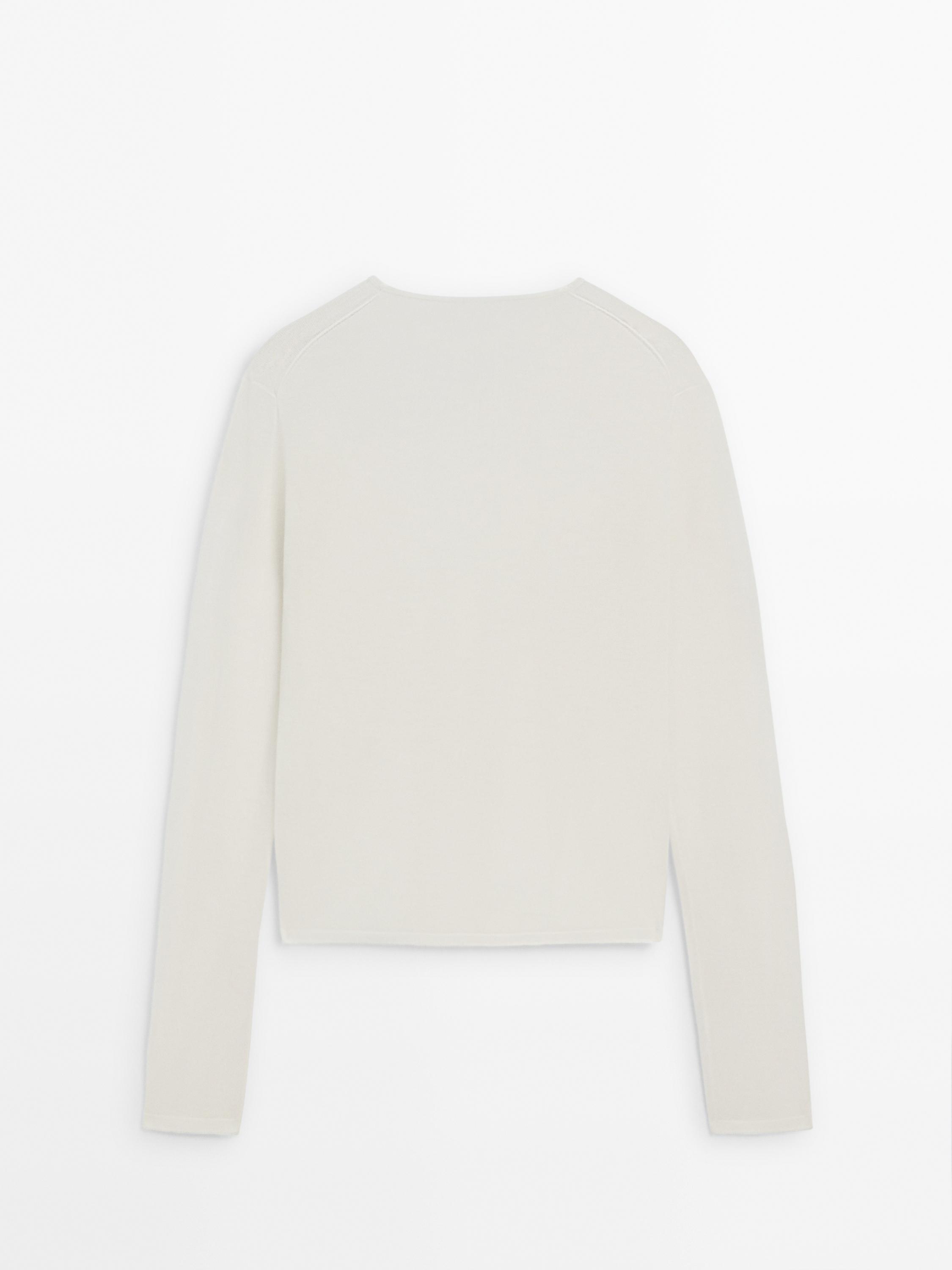 100% wool knit sweater