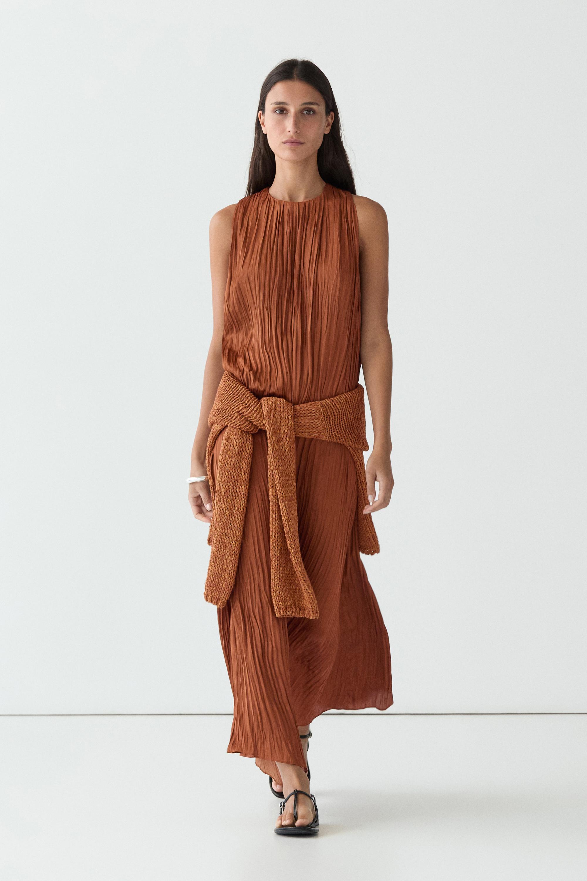 Long pleated halterneck dress Terra-cotta Dress | Massimo Dutti Long pleated halterneck dress Terra-cotta Dress | Massimo Dutti