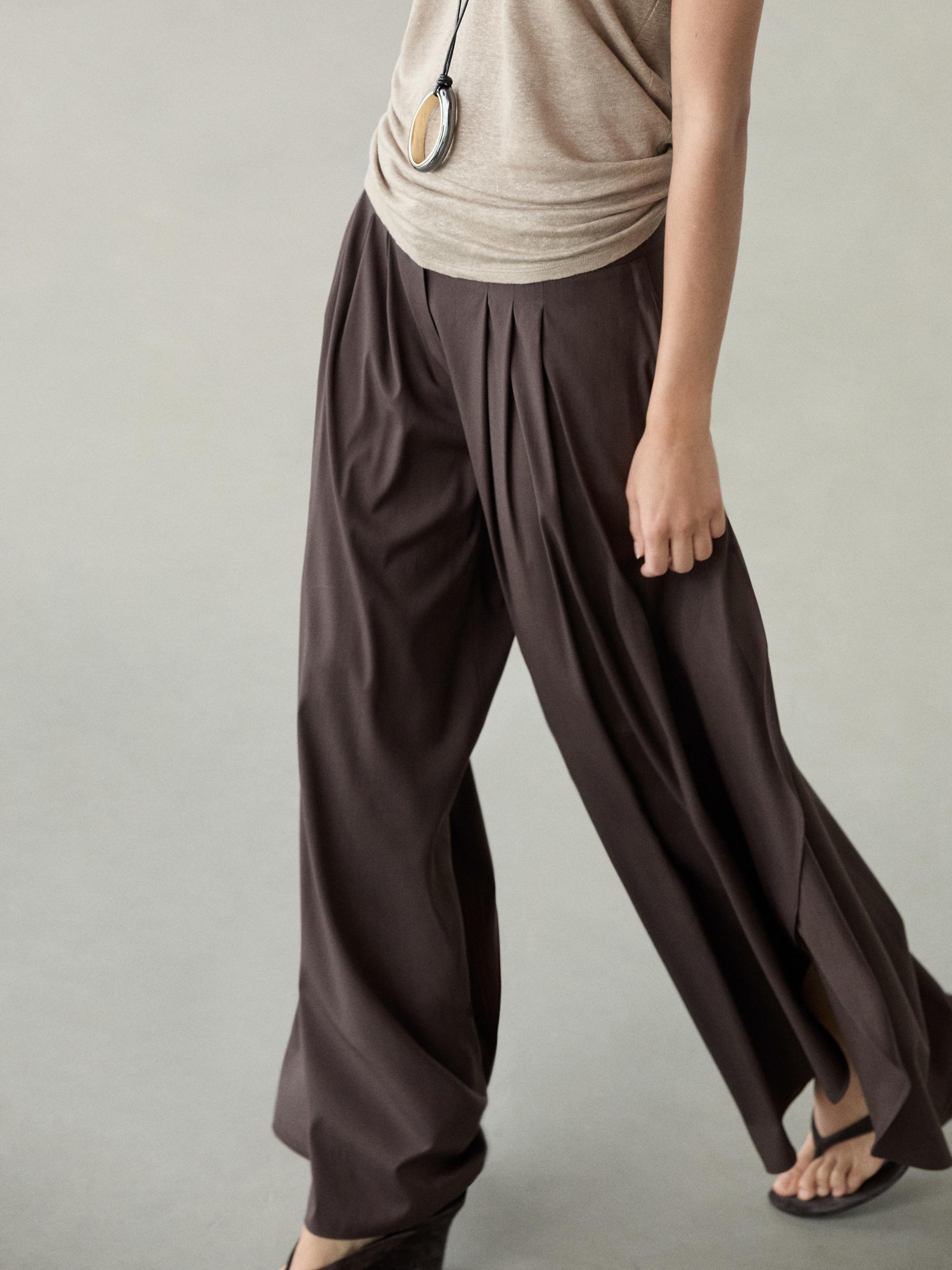 Wide-leg pleated trousers with side vents — Chocolate