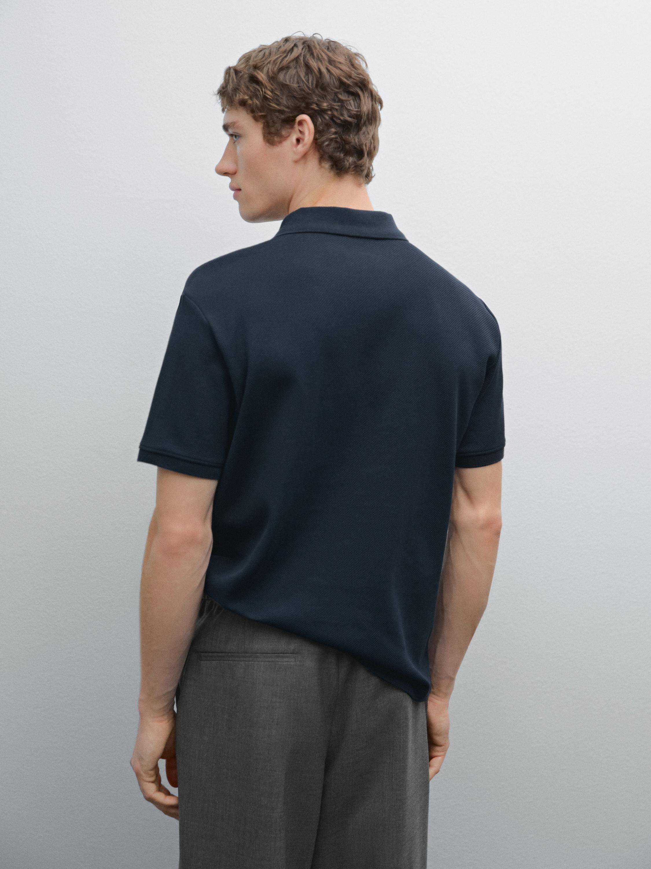 Short sleeve micro-textured polo shirt