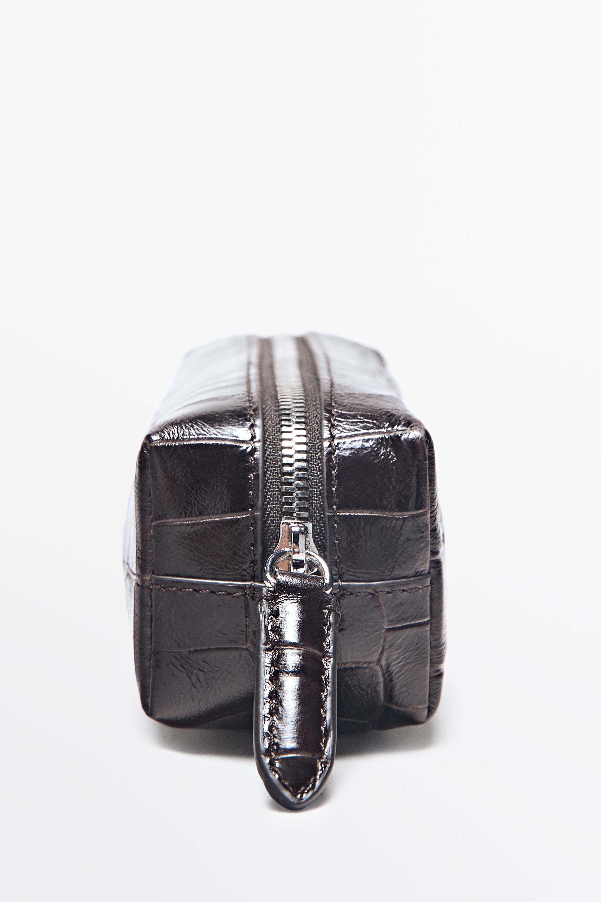 Textured leather case