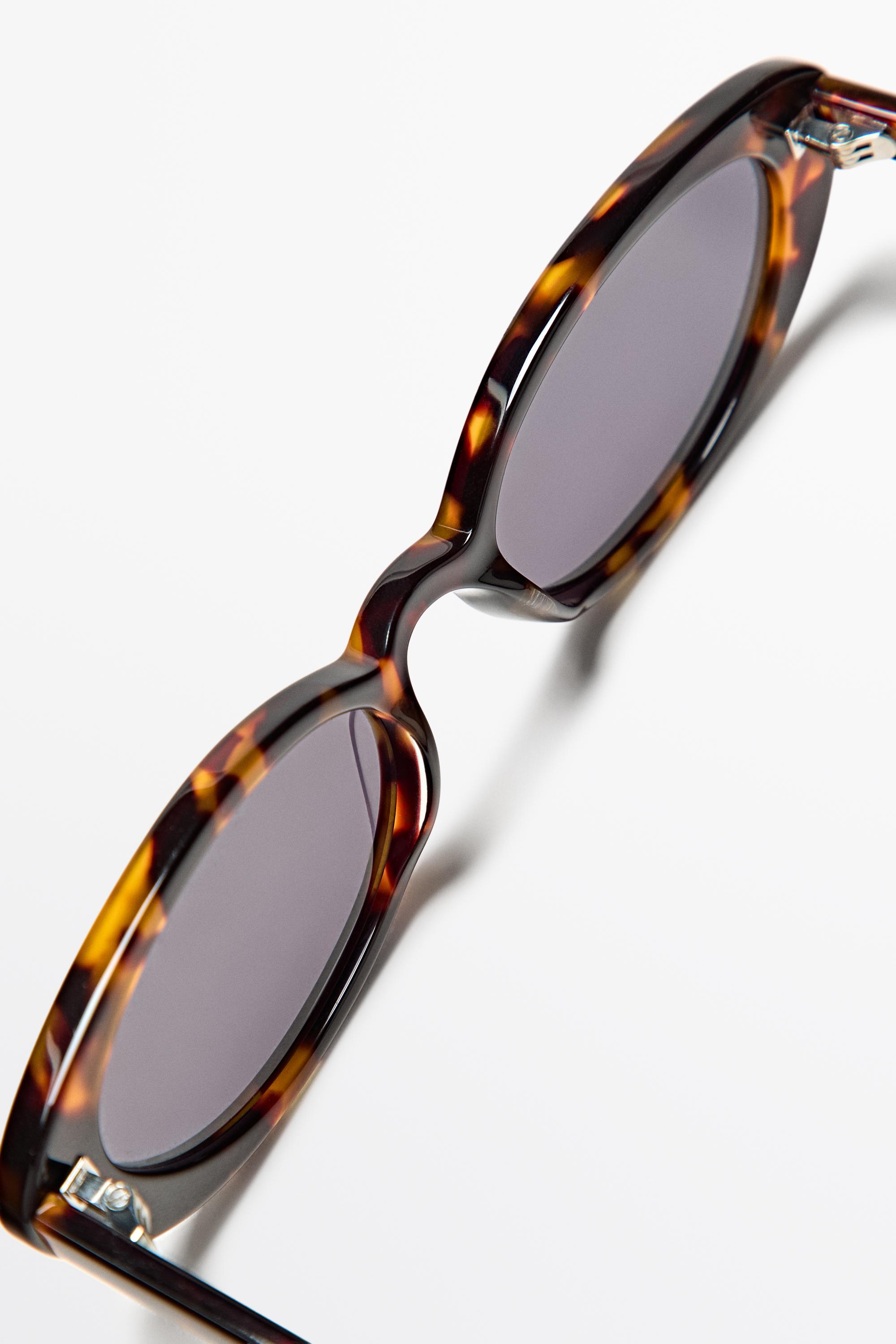 Tortoiseshell sunglasses — BROWN