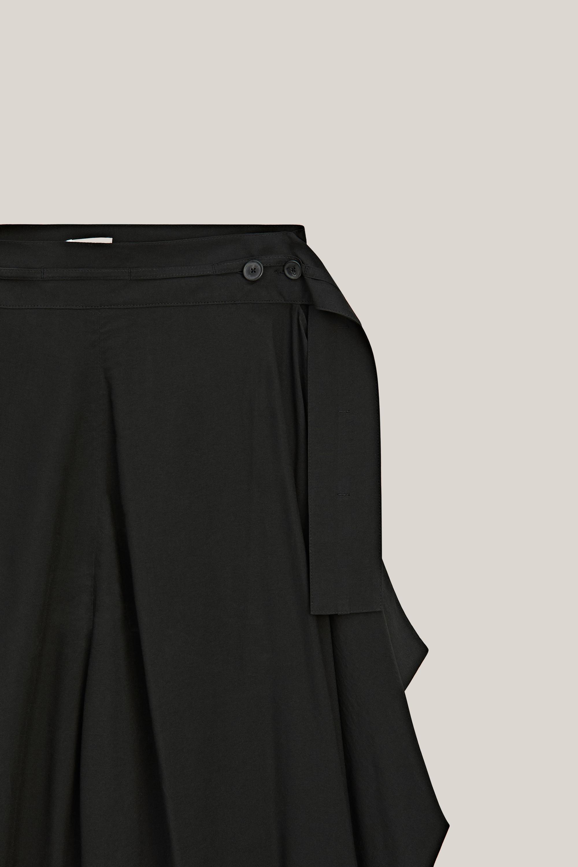 Skort with side slit detail - LIMITED EDITION — BLACK