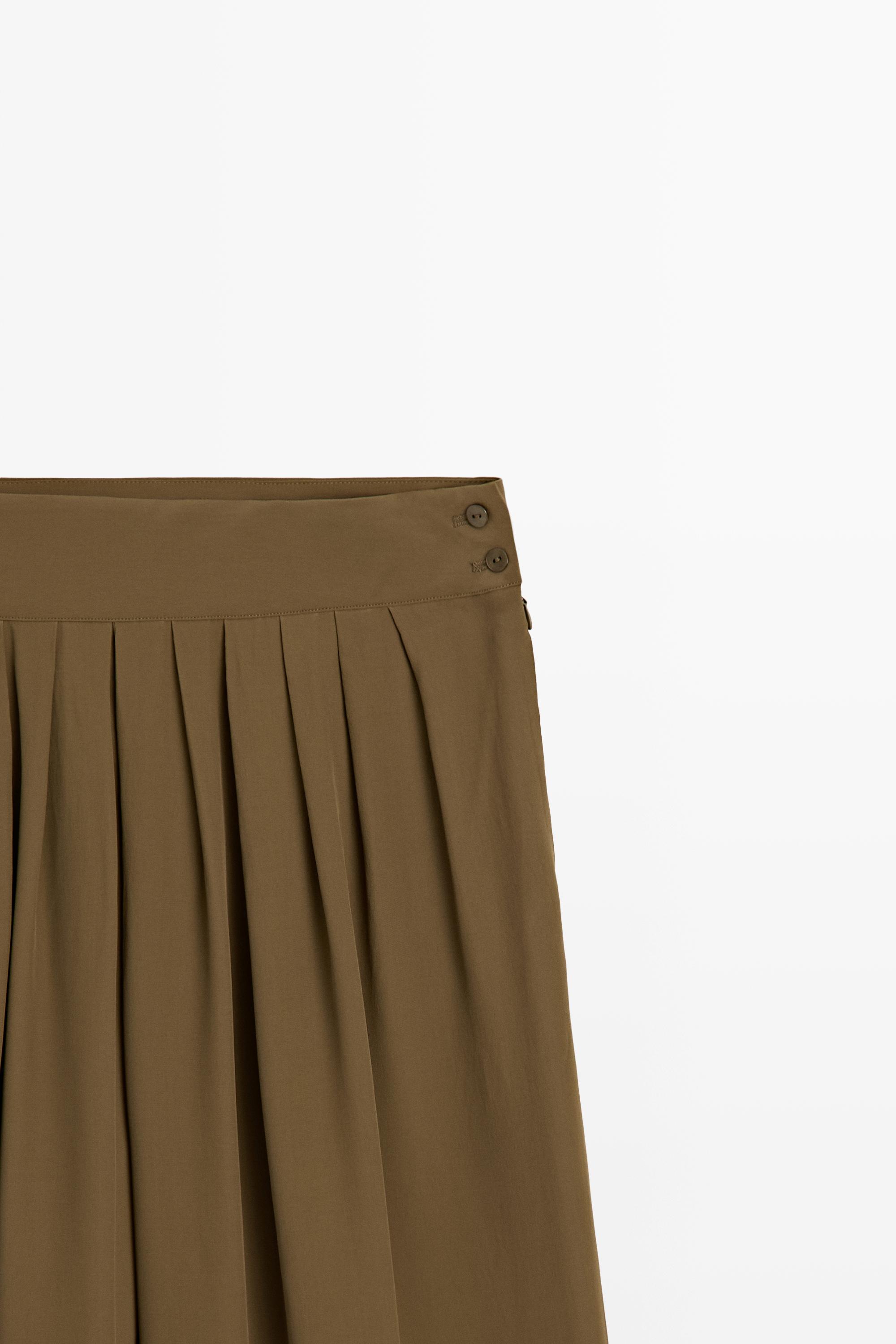 Total look flowing trousers with box pleats — MOSS GREEN