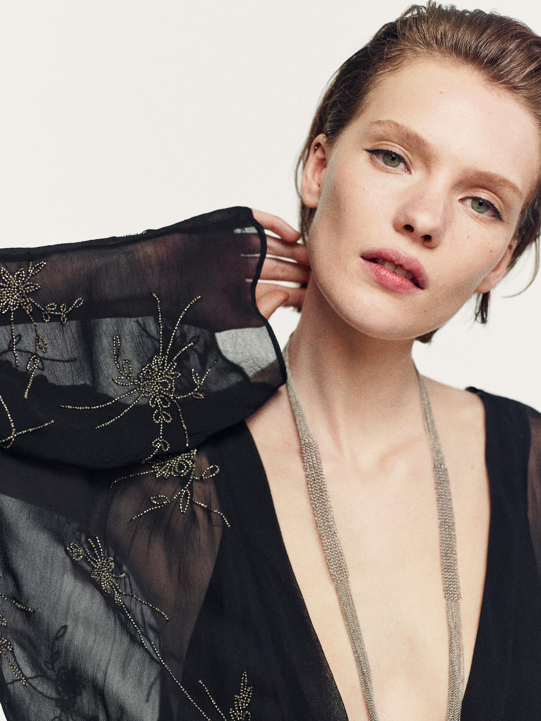 Vestito midi morbido con ricami