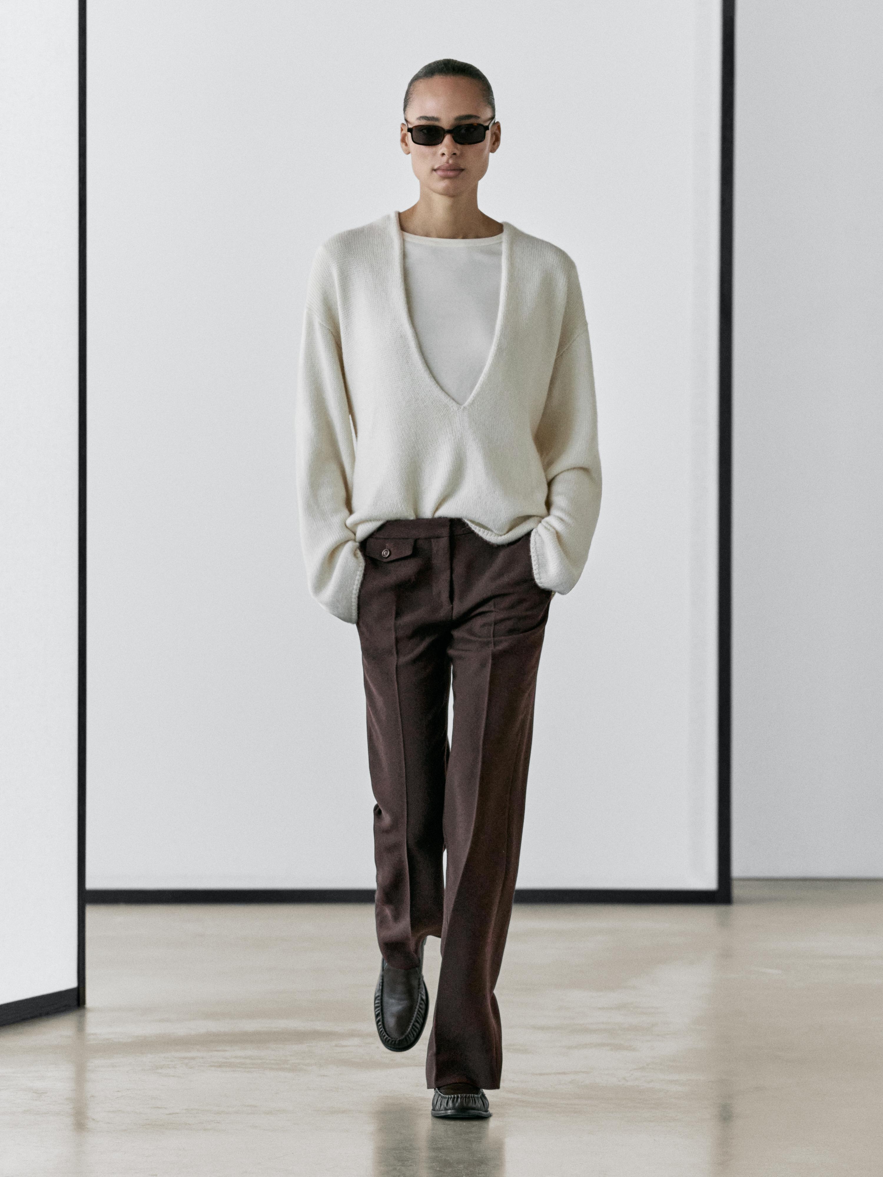 Flared trousers with pocket