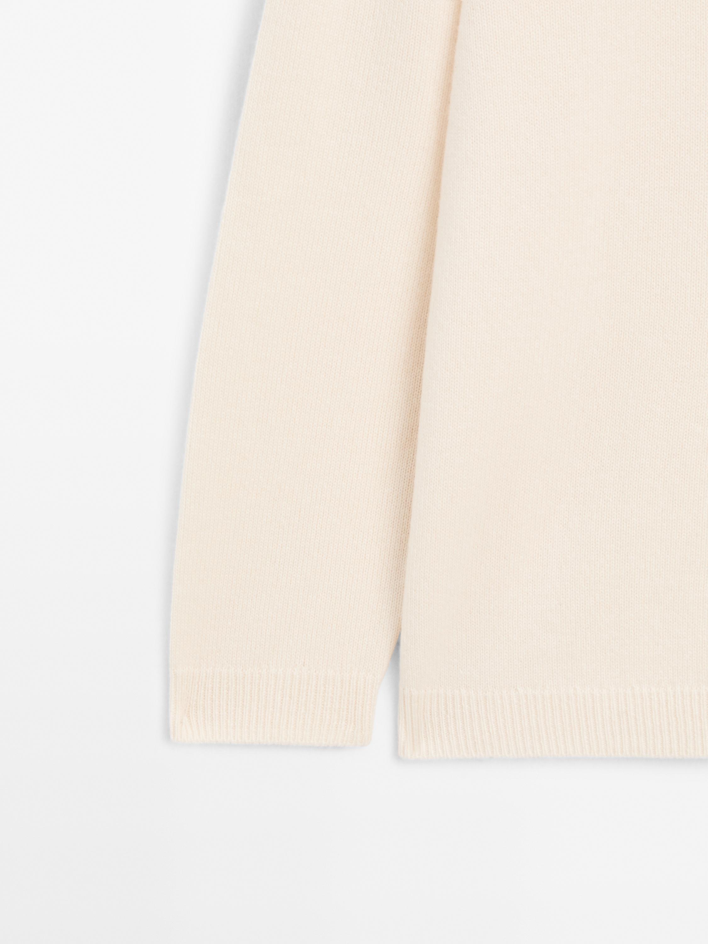 Pull oversize col en V cachemire