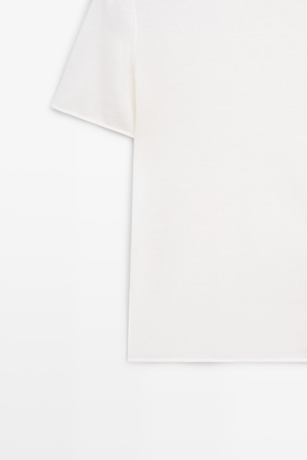 Short sleeve turtleneck knit sweater — CREAM