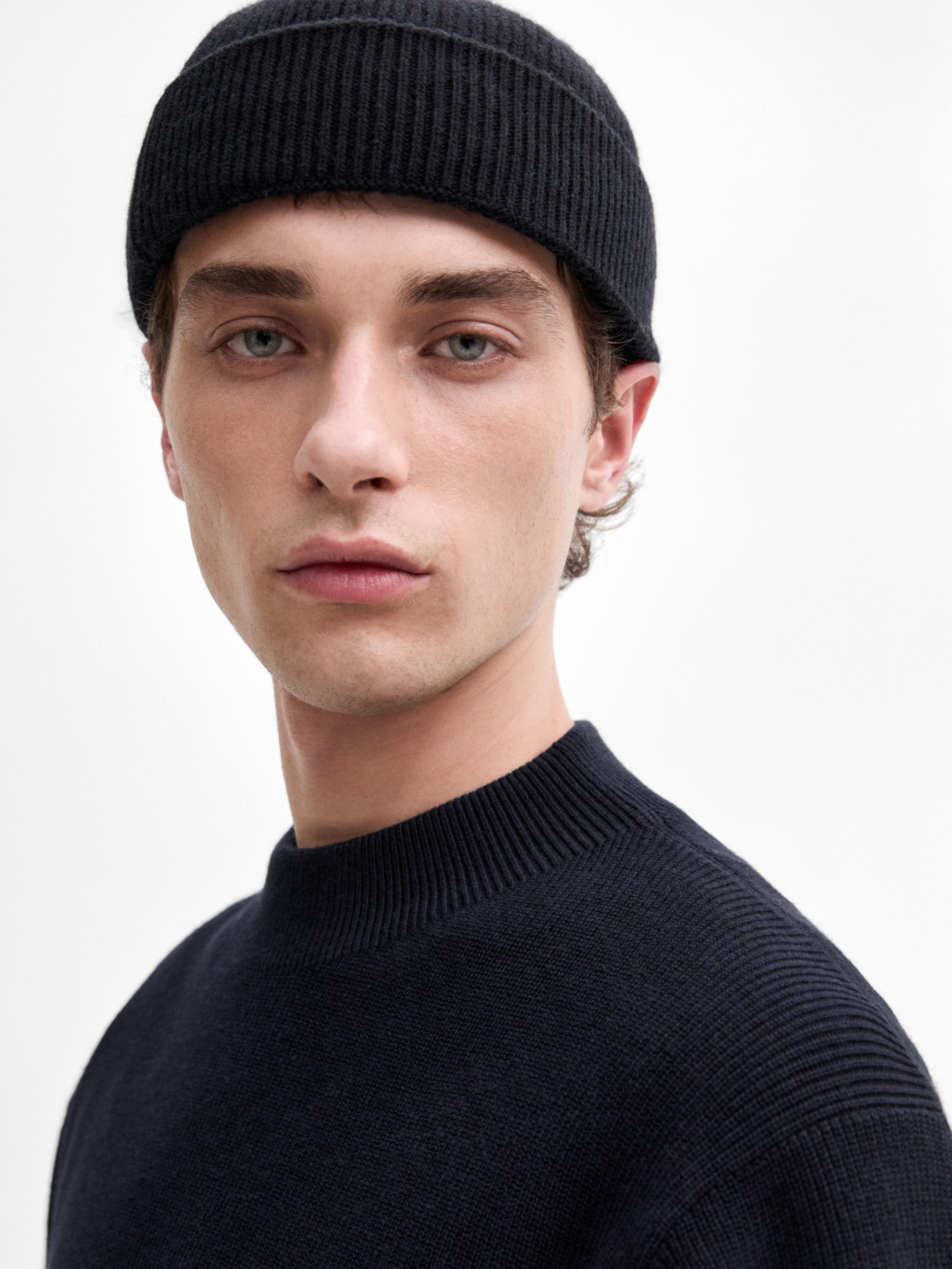 Pull en maille à col montant