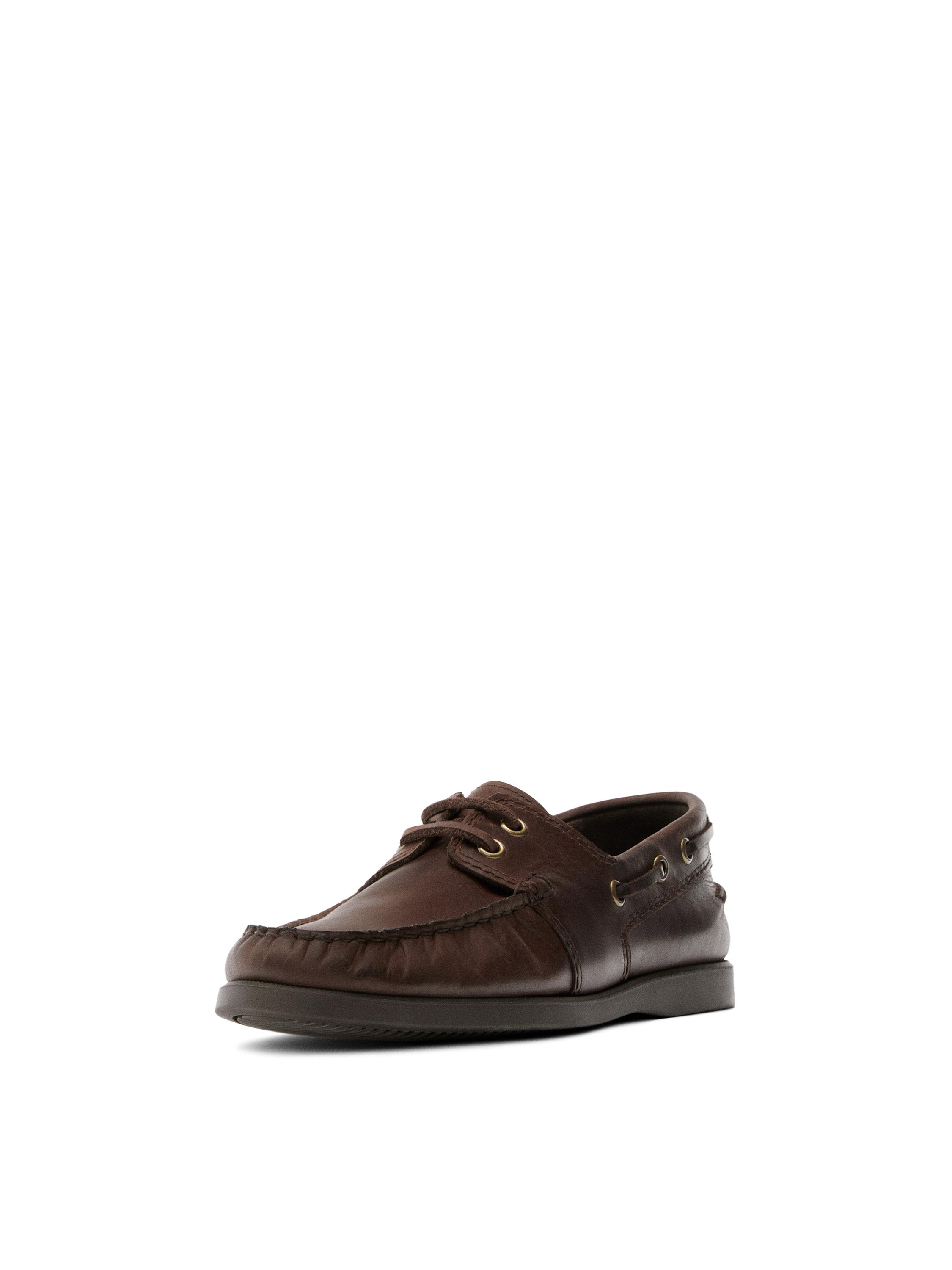 Oiled leather deck shoes — BROWN