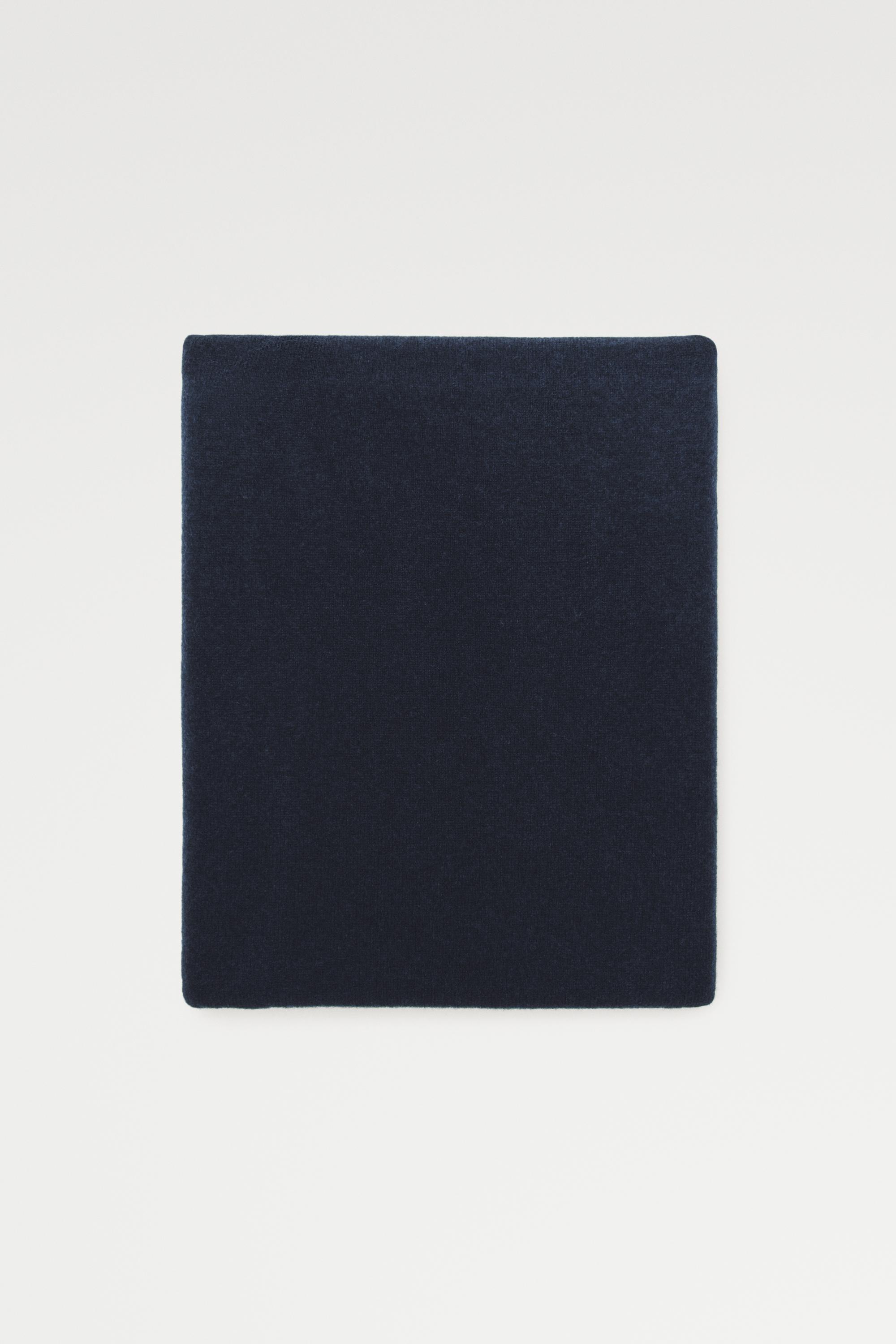 Wool-cashmere blend smooth fine knit scarf