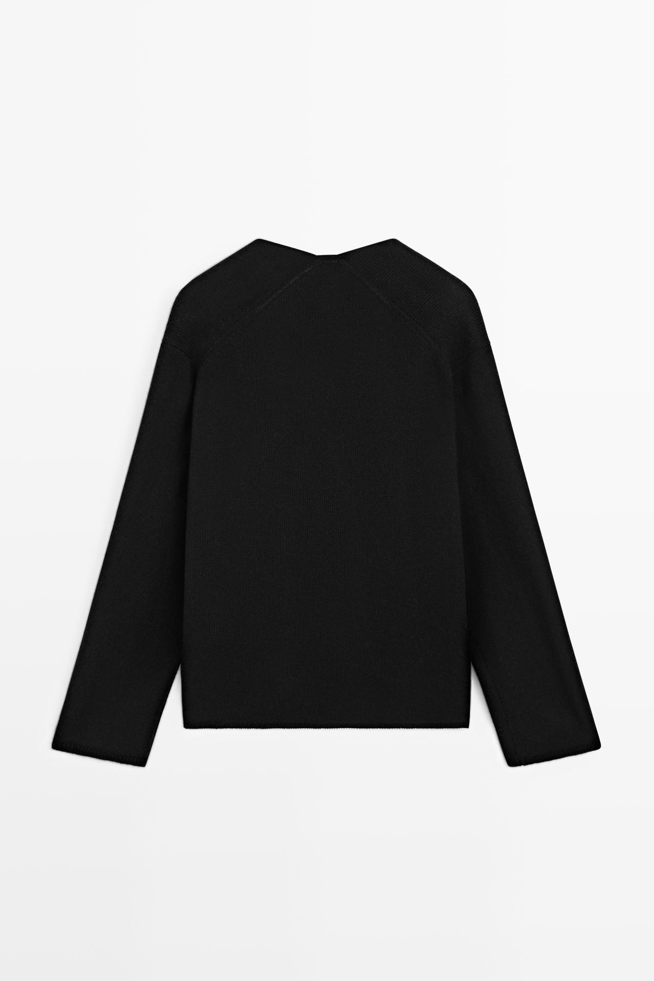 100% Cashmere V-Neck Knit Sweater — BLACK