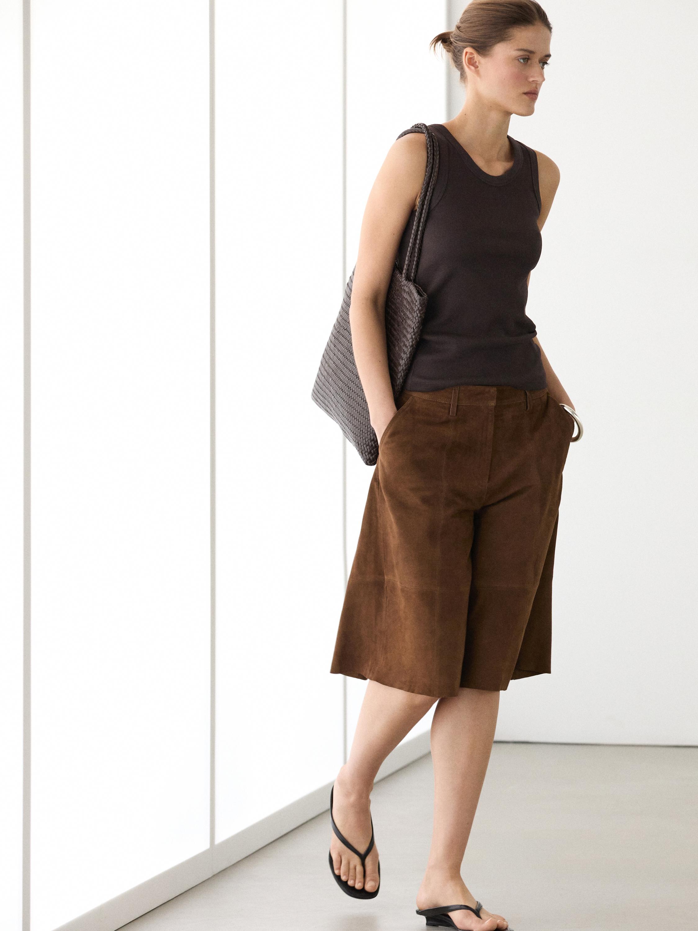 Long suede leather Bermuda shorts — BROWN