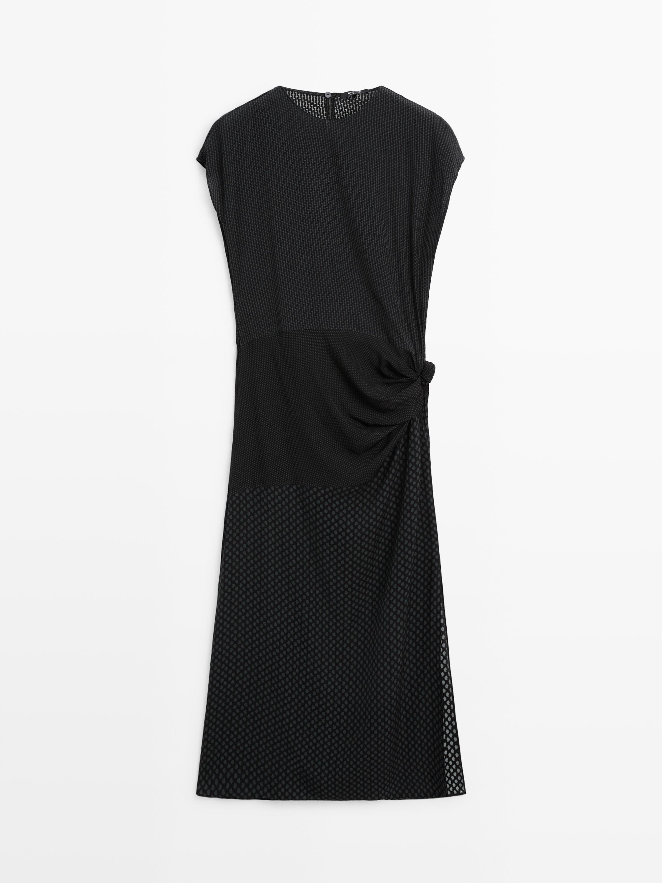 Langes fließendes Kleid mit Print und Knotendetail