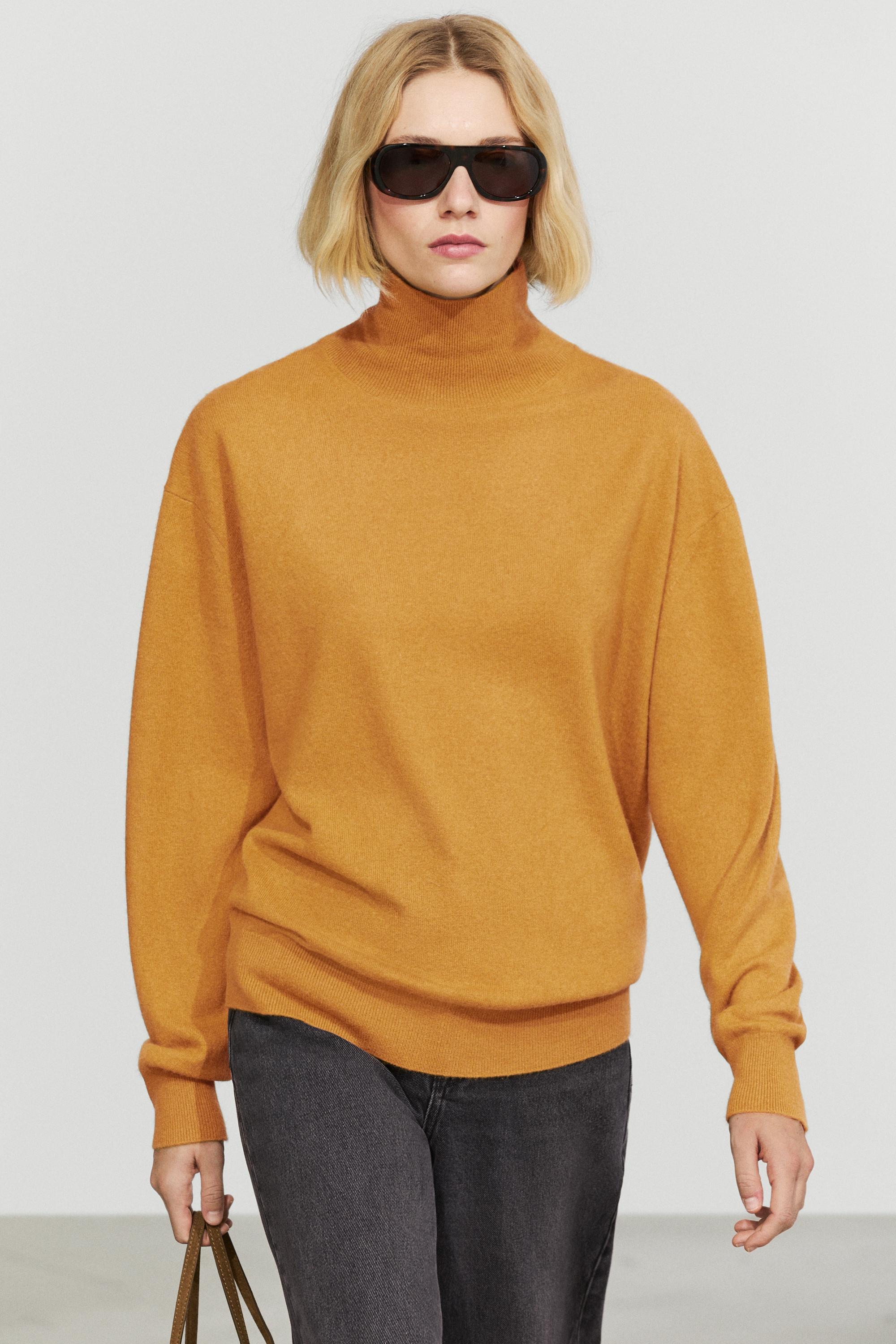 100% cashmere high neck knit sweater