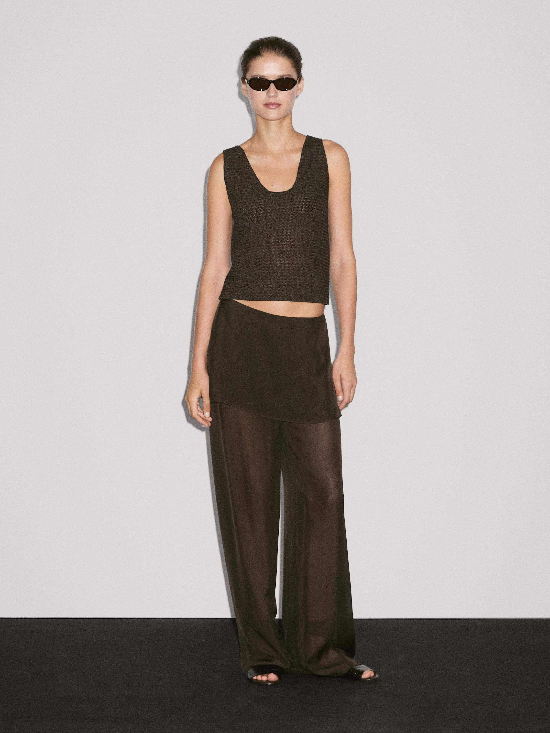 Cotton blend knit top with round neckline