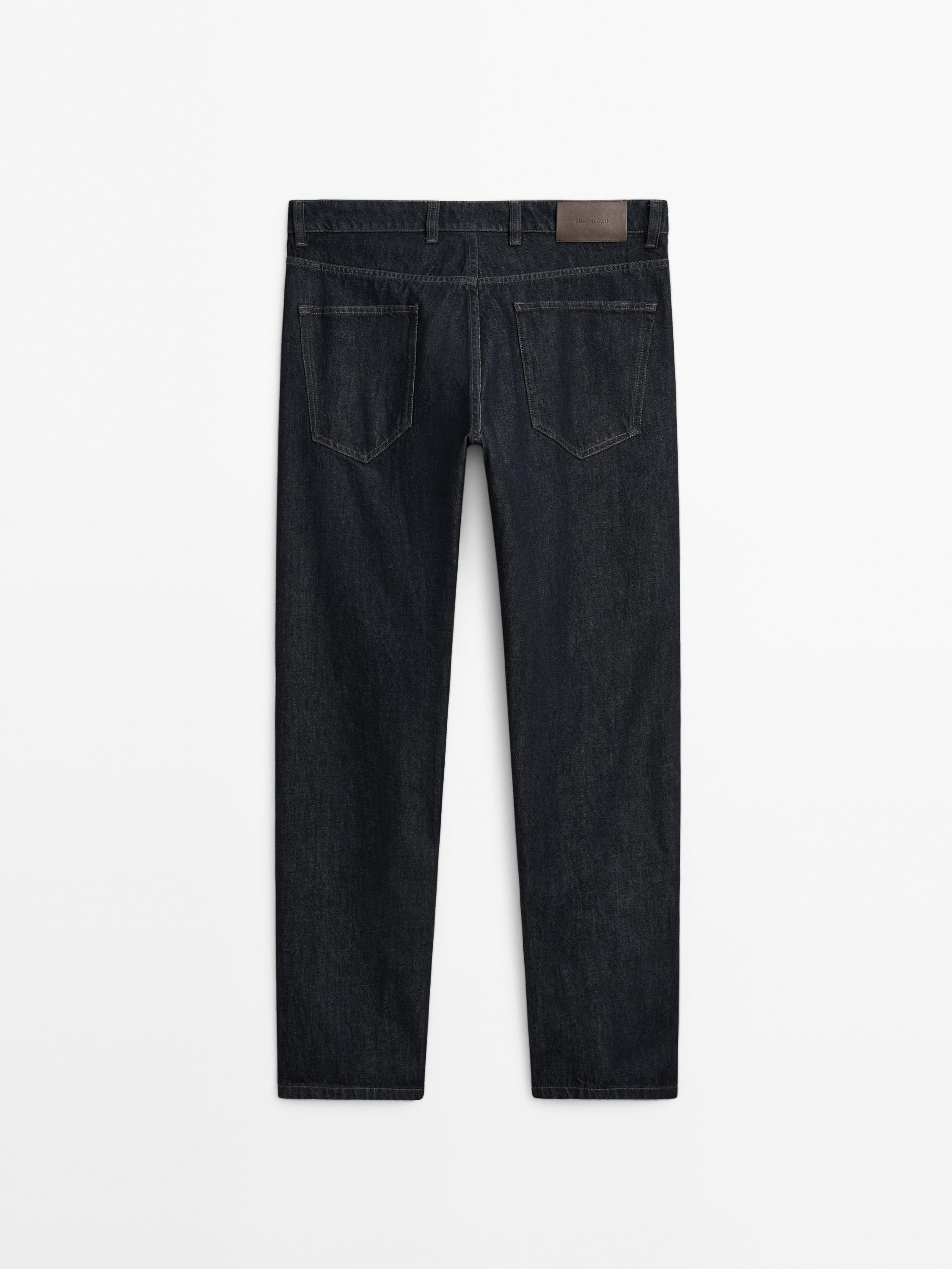 بنطلون جينز بقصة مريحة