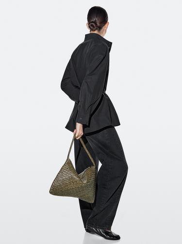 Mid-sized braided leather shoulder bag — KHAKI 3