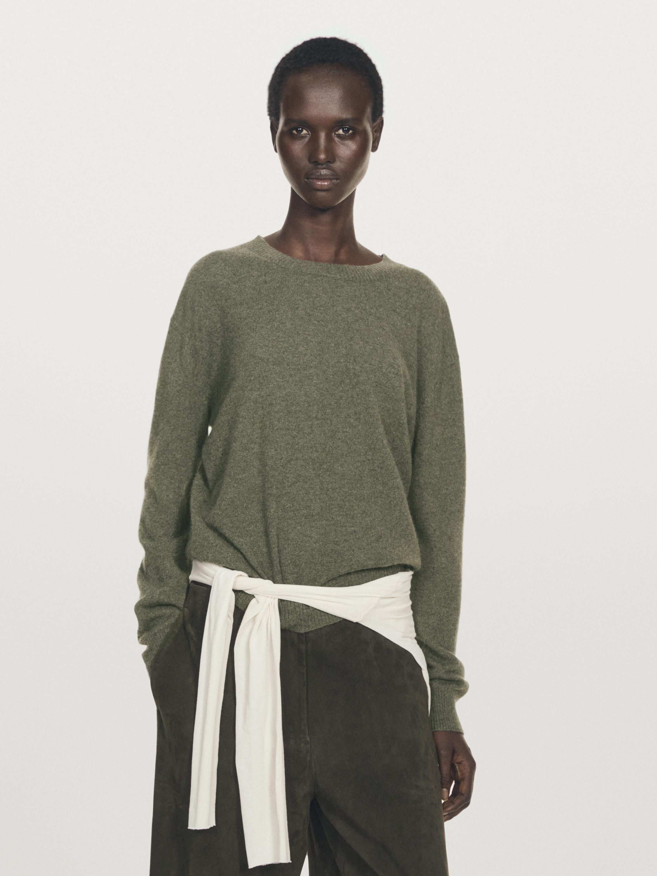 100% cashmere crew neck sweater