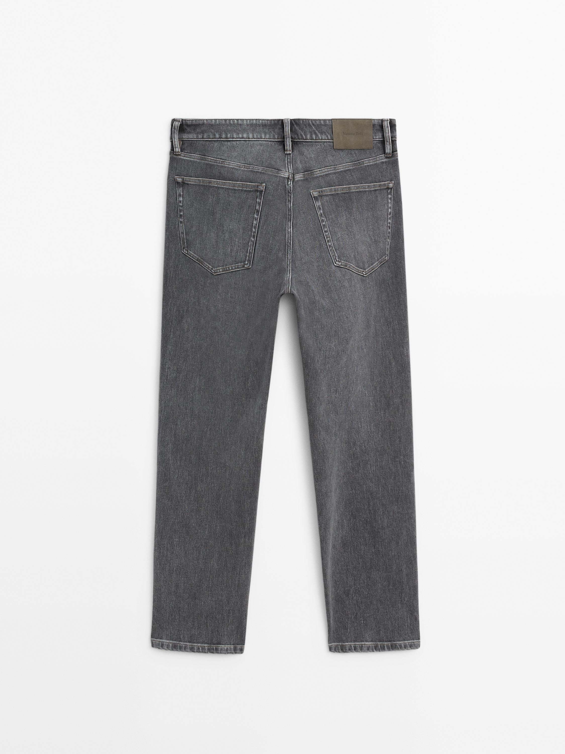 Tapered fit jeans