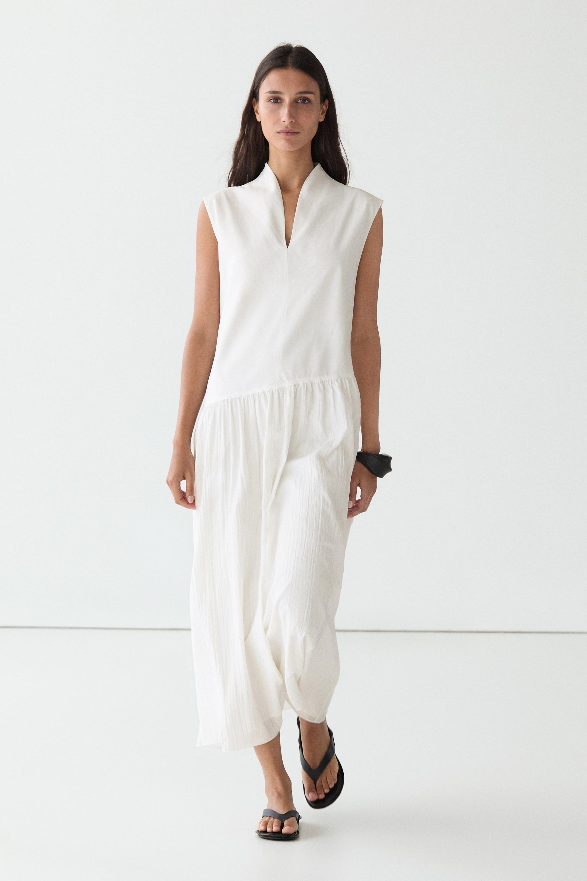 Matching dress with pleated skirt — Off white
