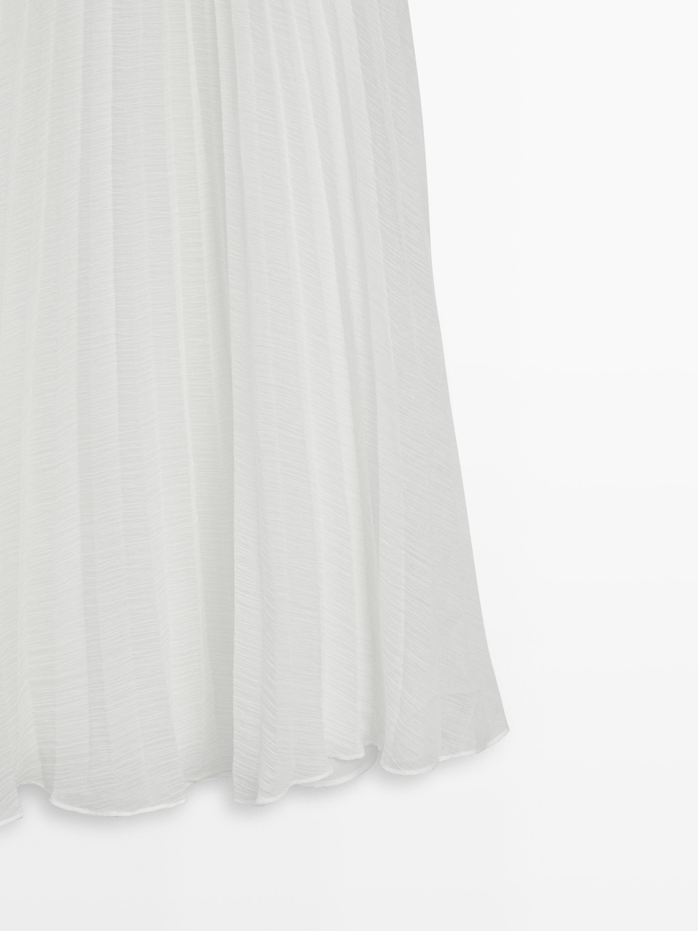 Long matching dress with pleated detail — Off white
