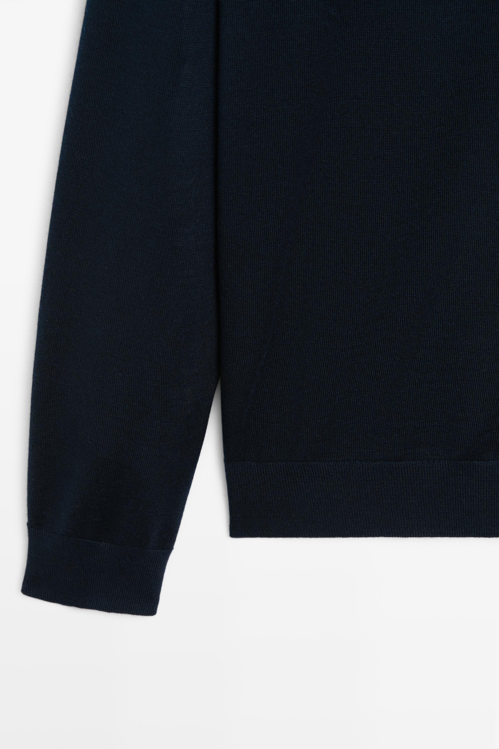 100% merino wool knit round neck sweater — NAVY BLUE