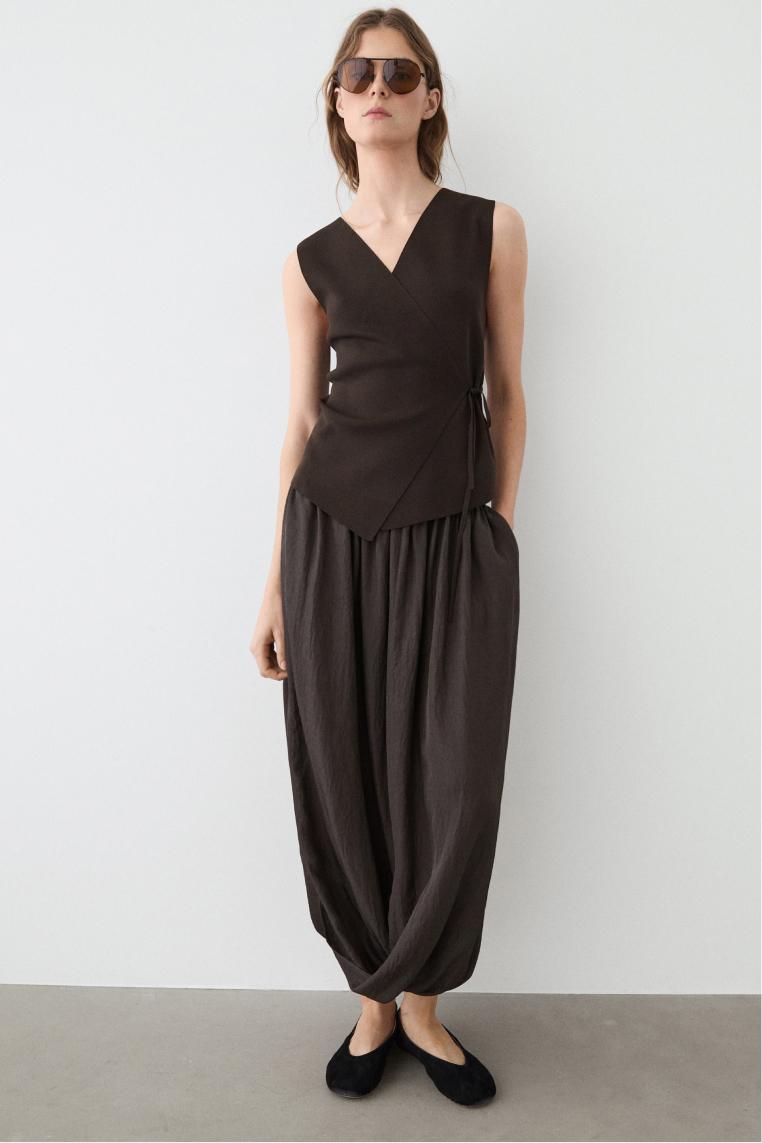 Crossover knit vest with tie detail — BROWN