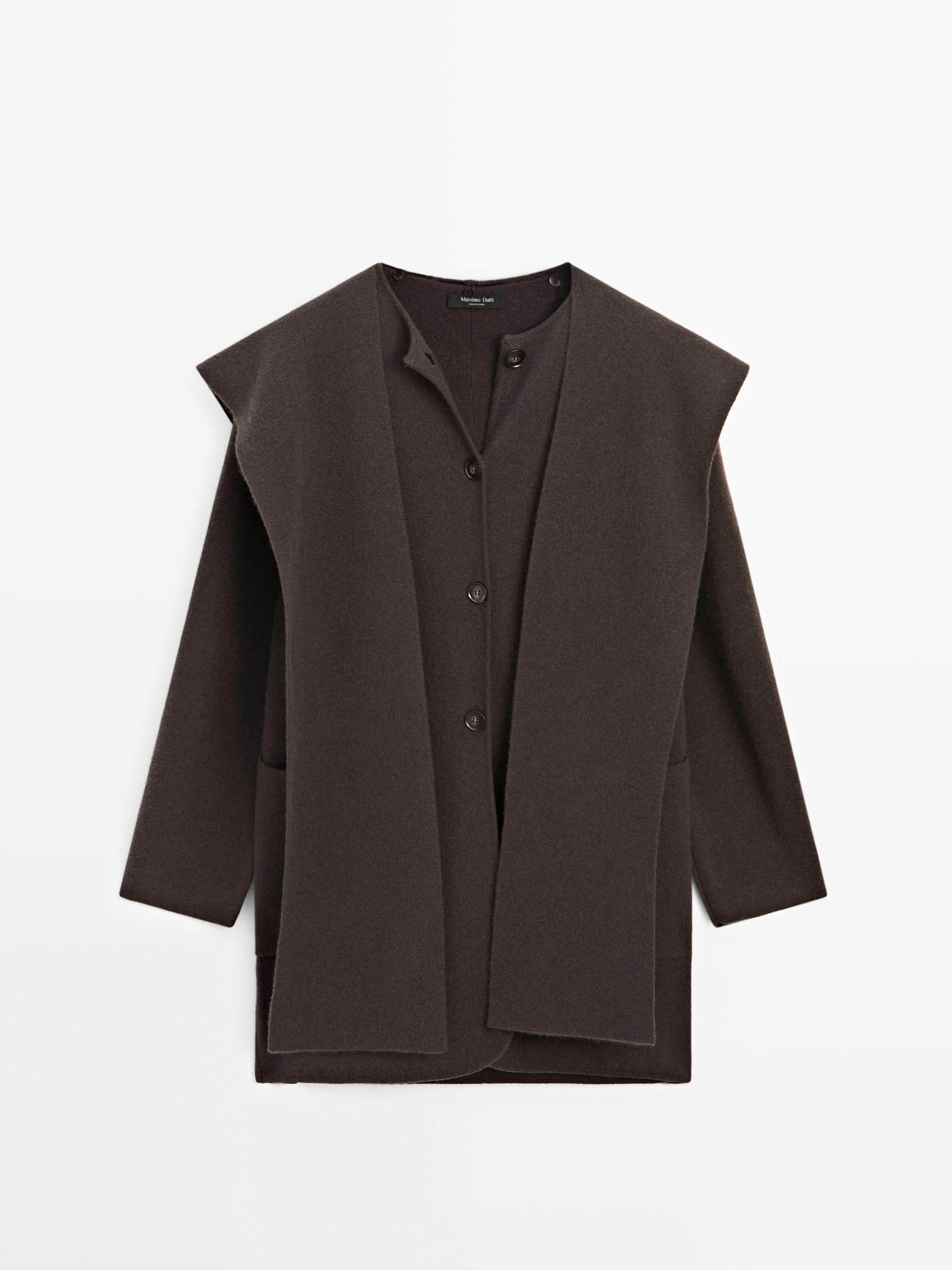 Xhaketë e gjatë me kapuç me shall si detaj