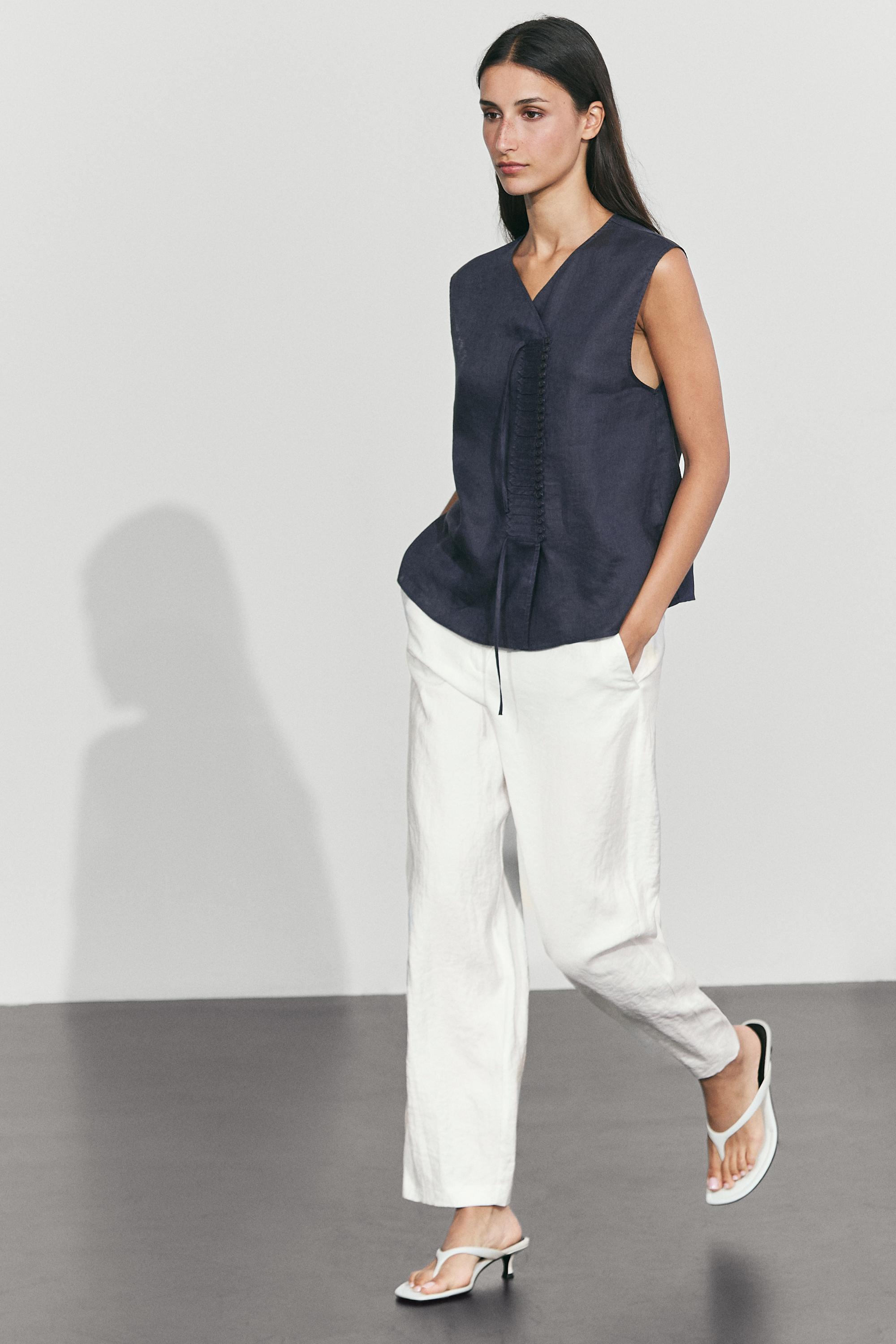 100% linen crossover top with button detail — NAVY BLUE