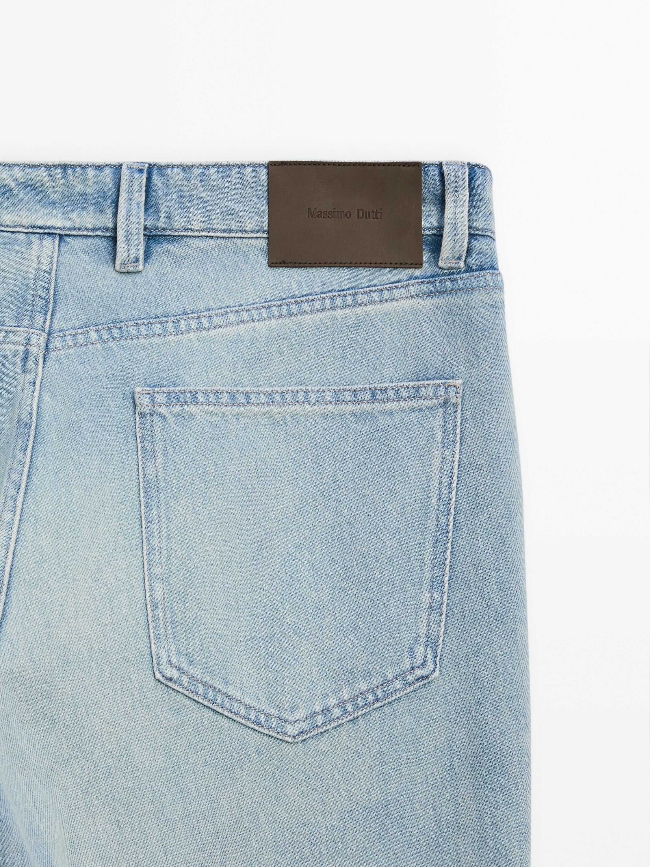 Tapered fit jeans