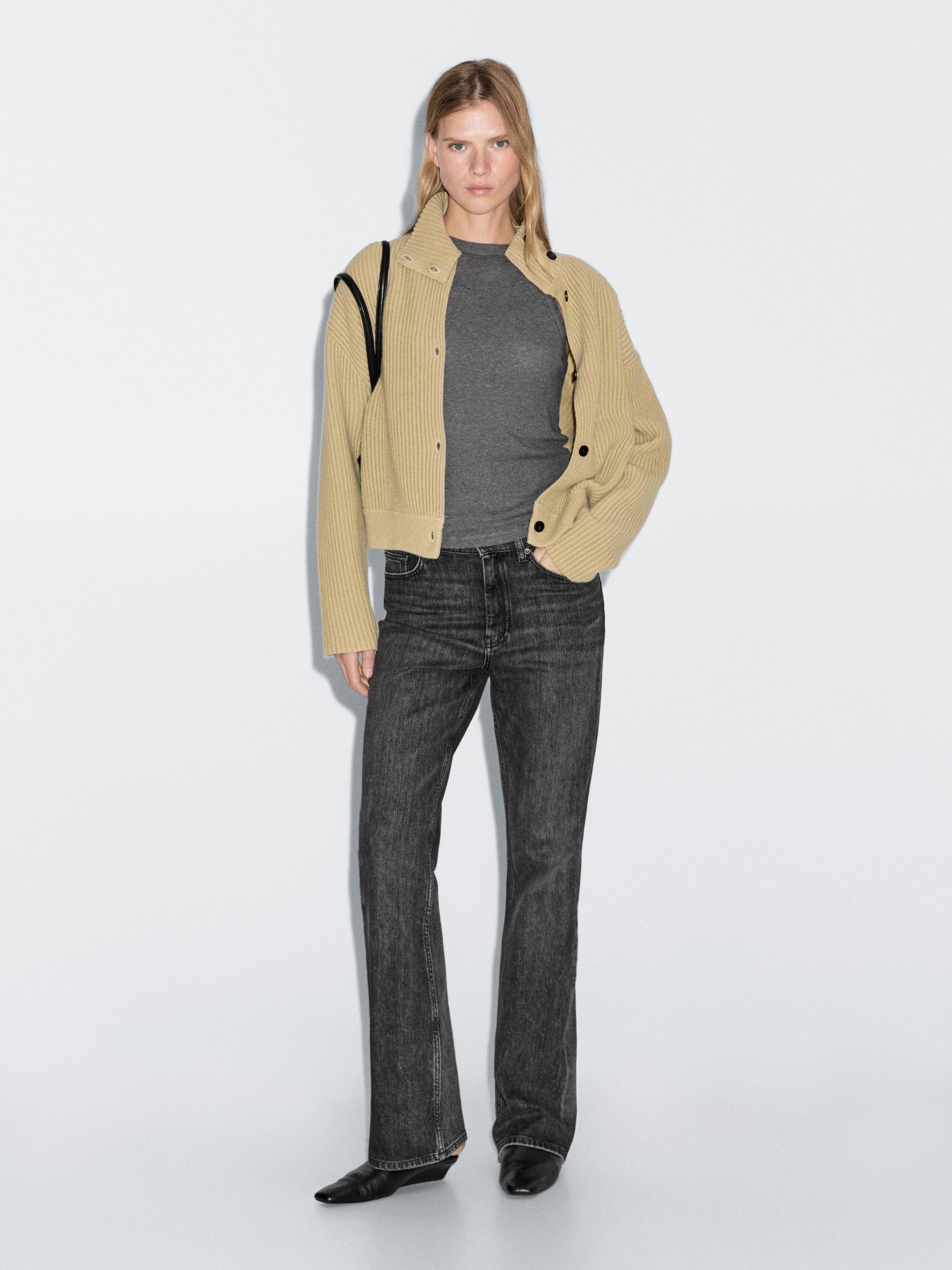 Jean bootcut taille haute · Marengo, Bleu Clair, Bleu Moyen · Pantalons | Massimo Dutti