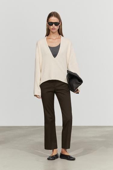 100% Cashmere V-Neck Knit Sweater — CREAM 8
