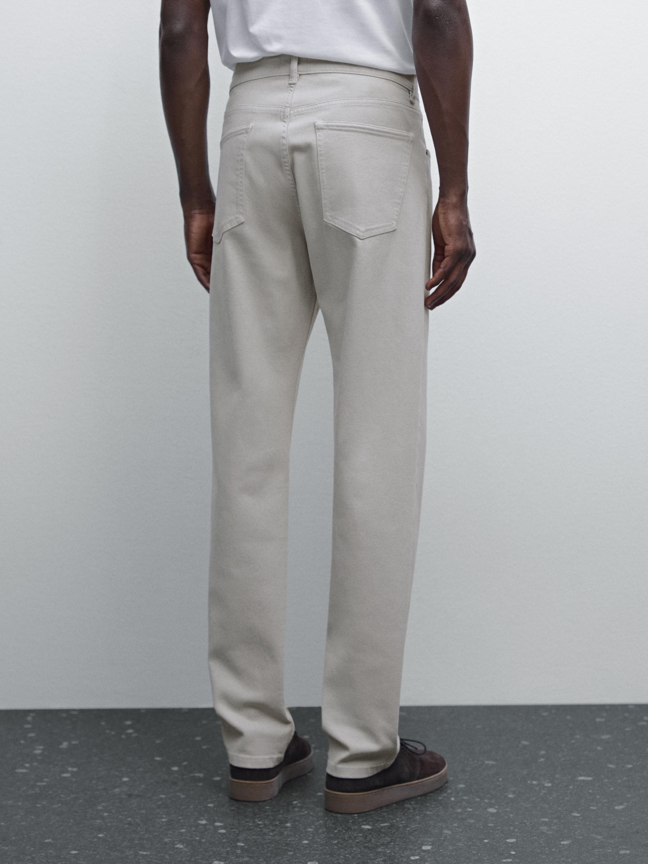 بنطلون جينز ضيق