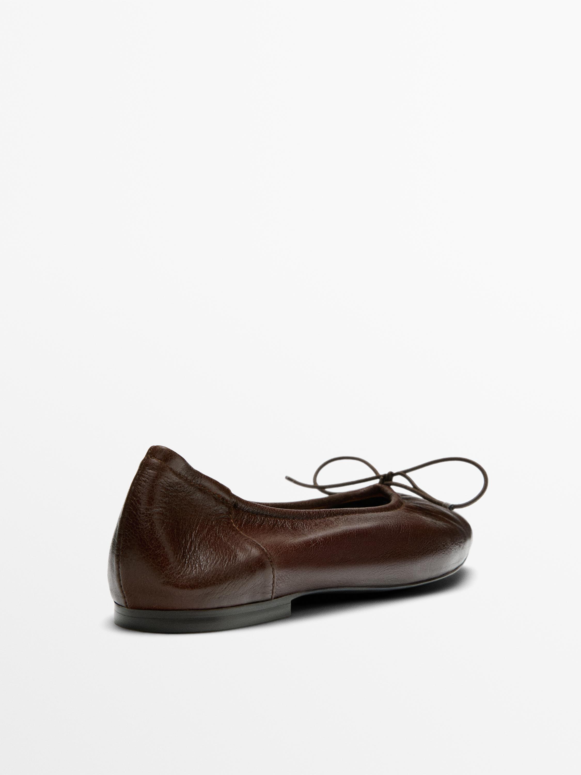 Gathered ballet flats with bow — BROWN