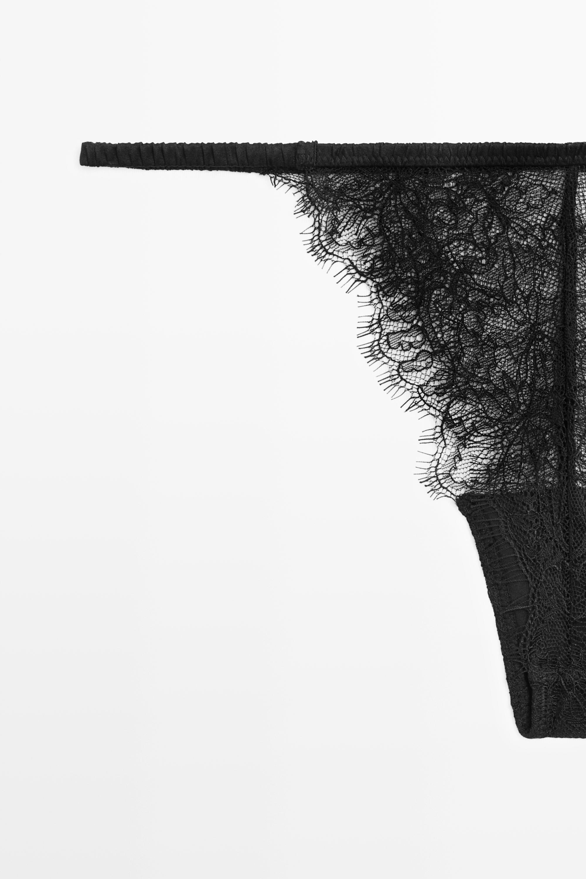Scalloped lace thong — BLACK