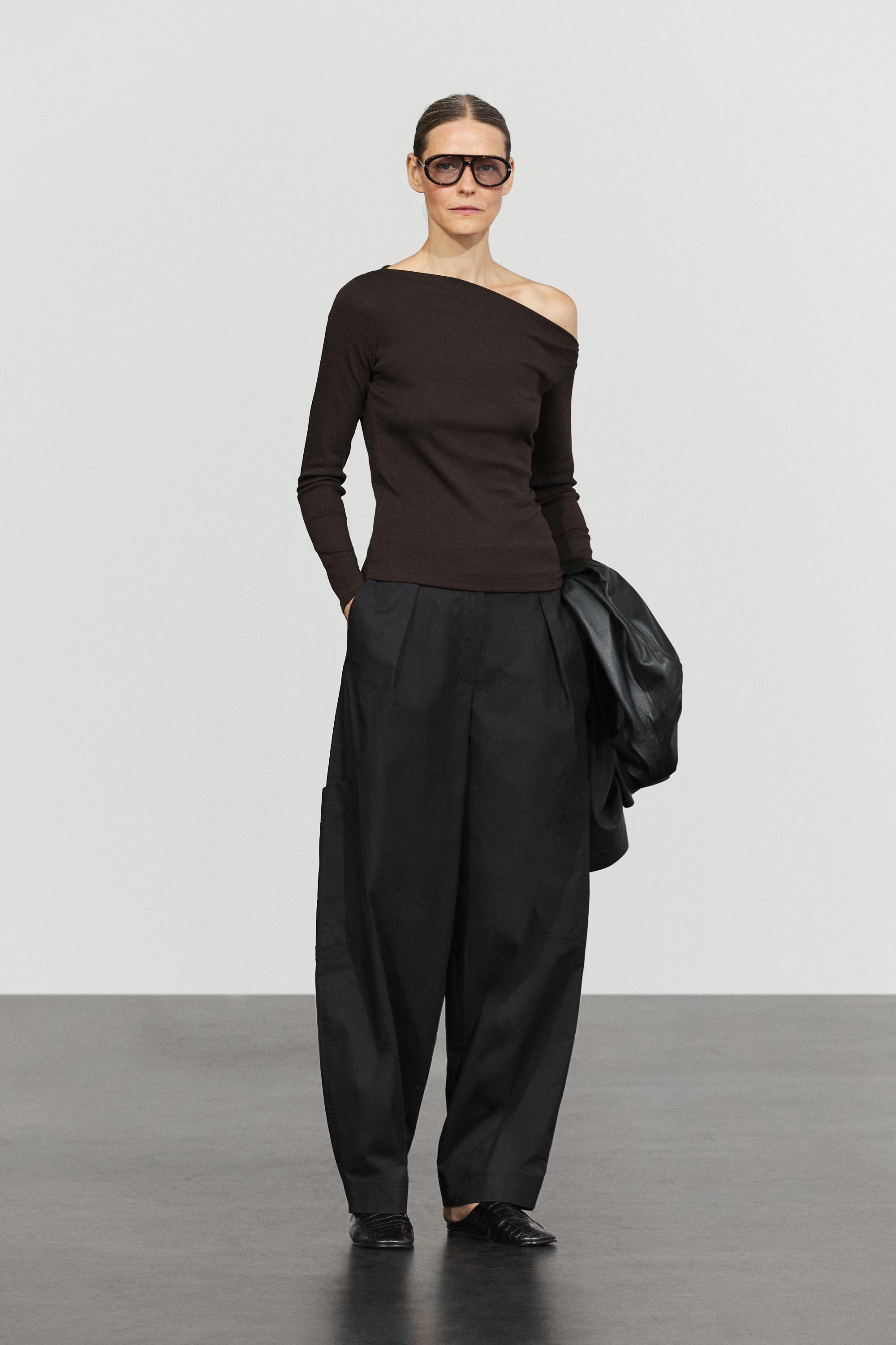 Draped shoulder detail T-shirt — BROWN